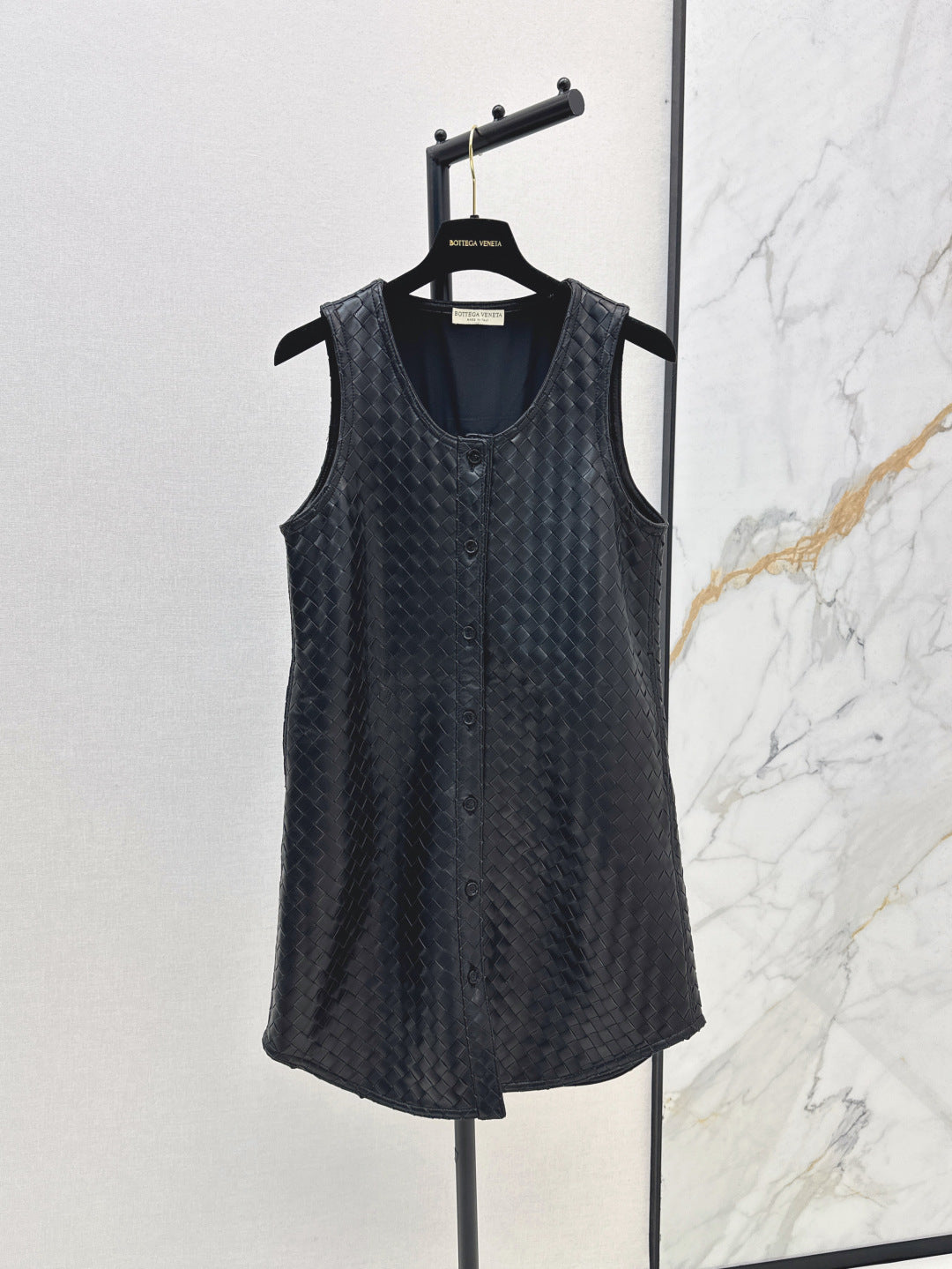 Bottega 25ss sleeveless leather jacket