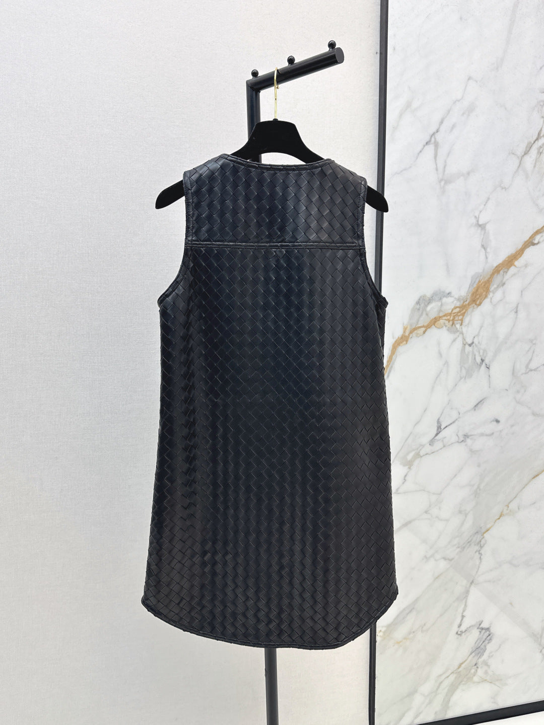 Bottega 25ss sleeveless leather jacket