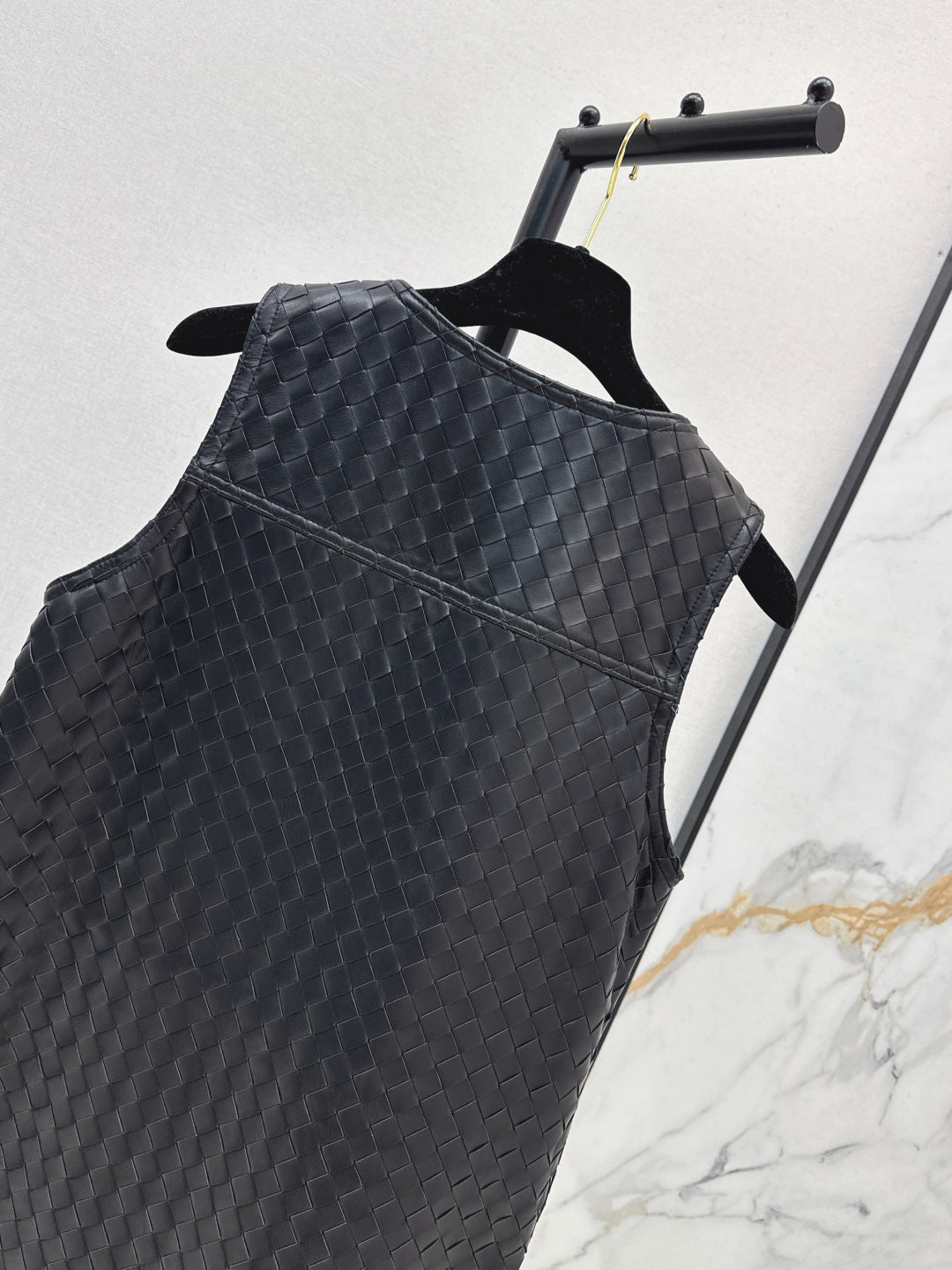 Bottega 25ss sleeveless leather jacket