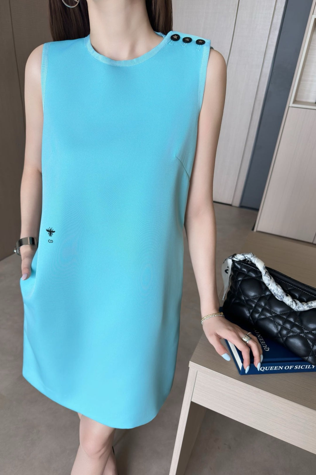 CD 25ss sleeveless dress