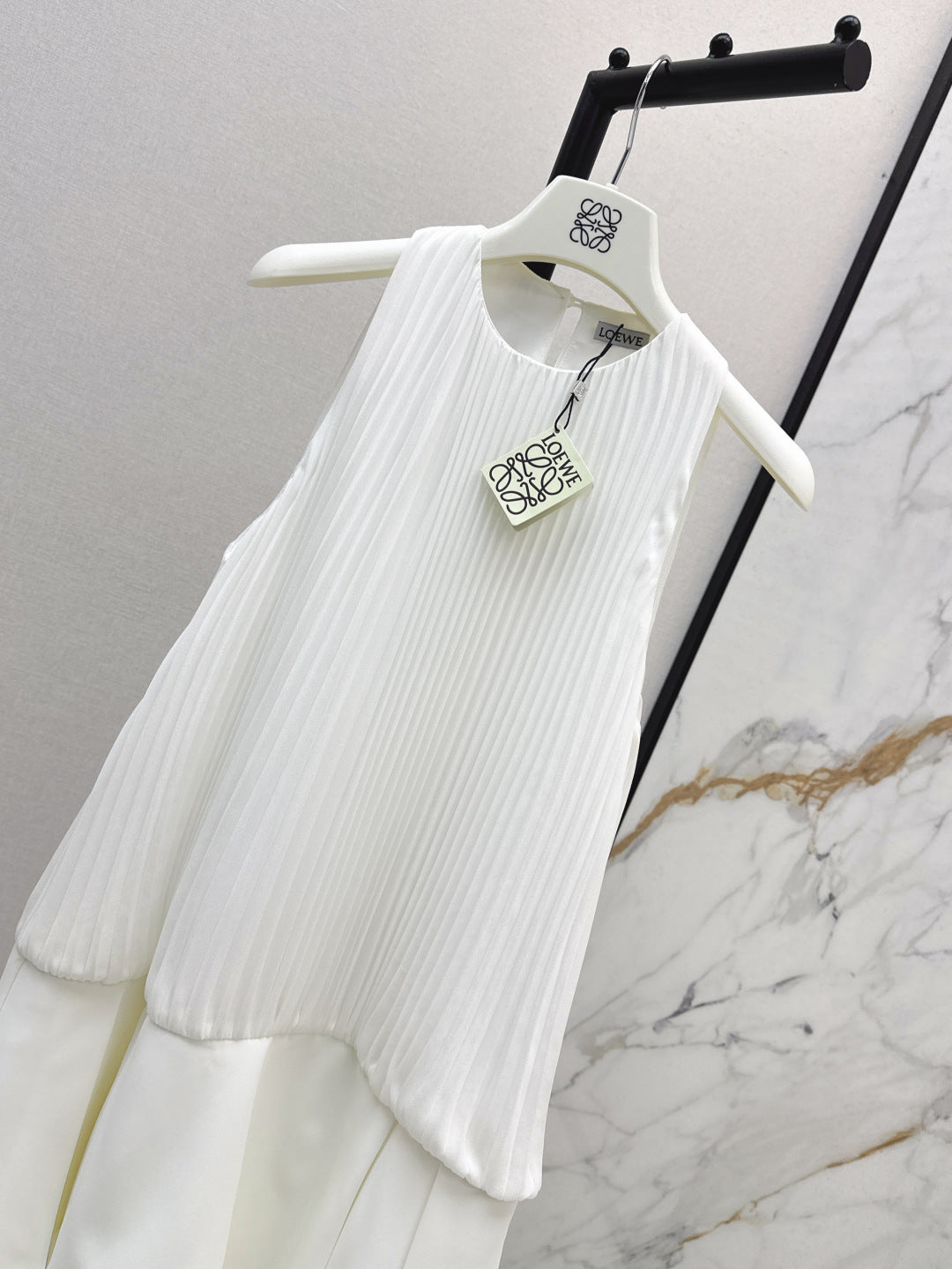 Loe 25fw sleeveless dress