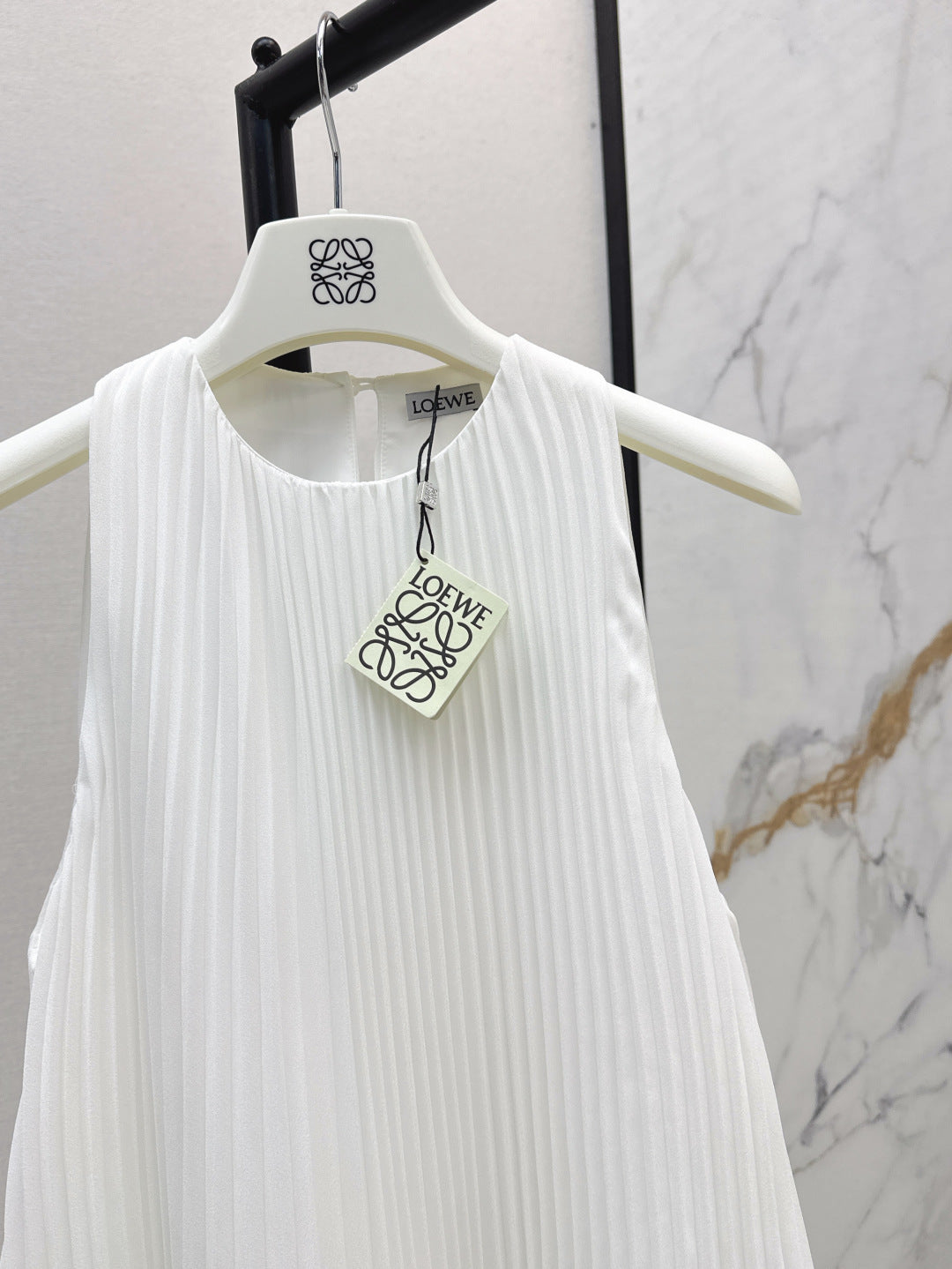 Loe 25fw sleeveless dress