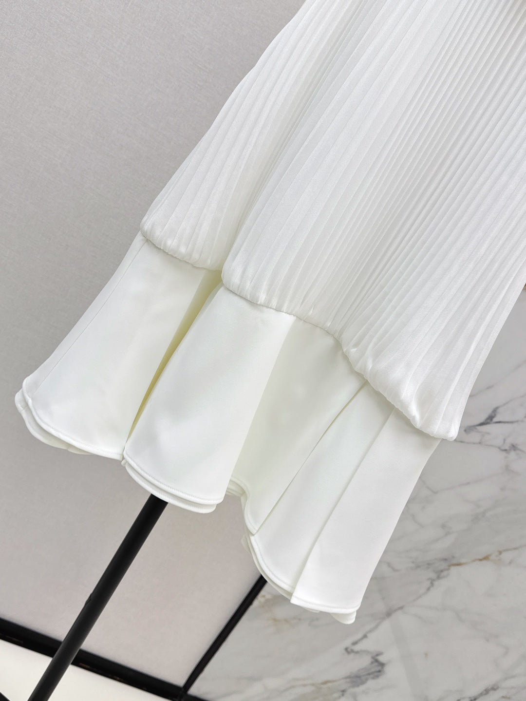Loe 25fw sleeveless dress