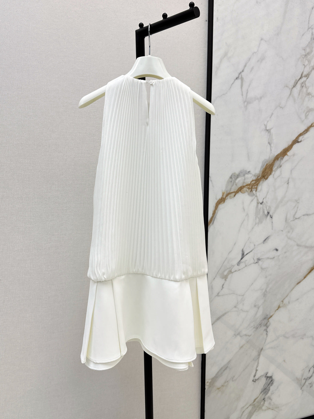 Loe 25fw sleeveless dress