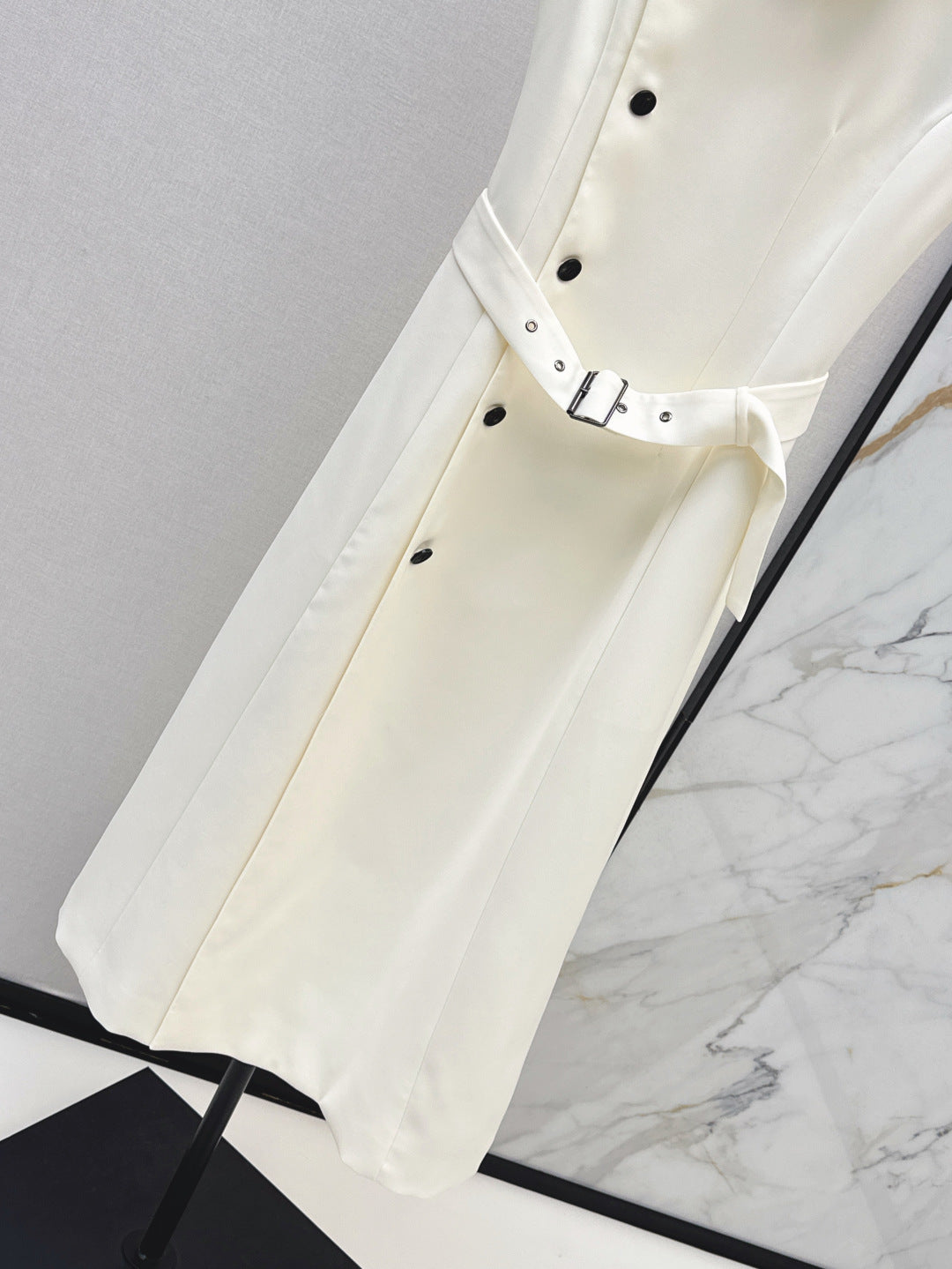CD 25fw sleeveless dress