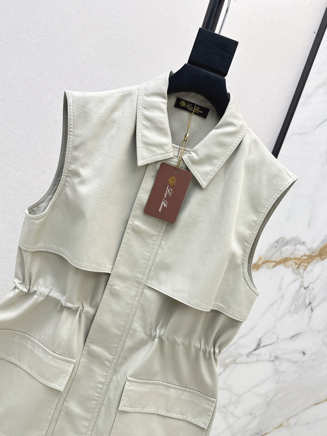 Loro 25fw vest