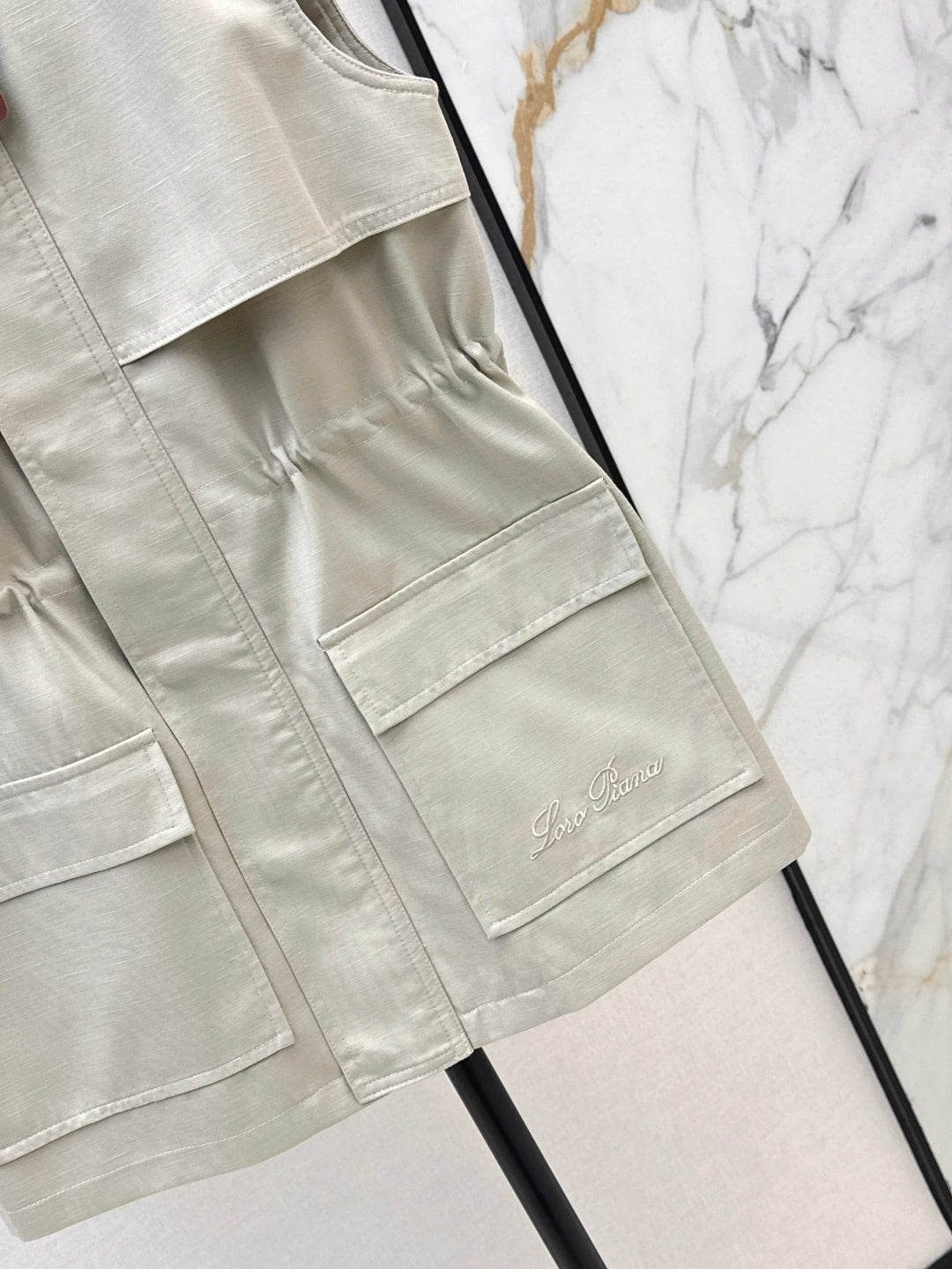 Loro 25fw vest