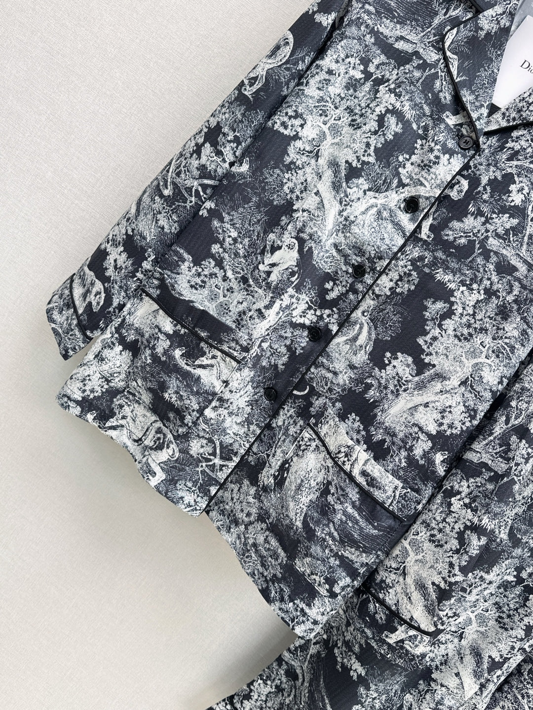 CD 25ss printed suit