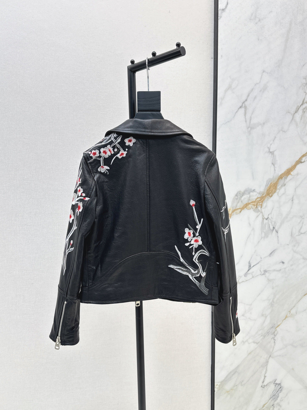 Queen 25fw leahter jacket