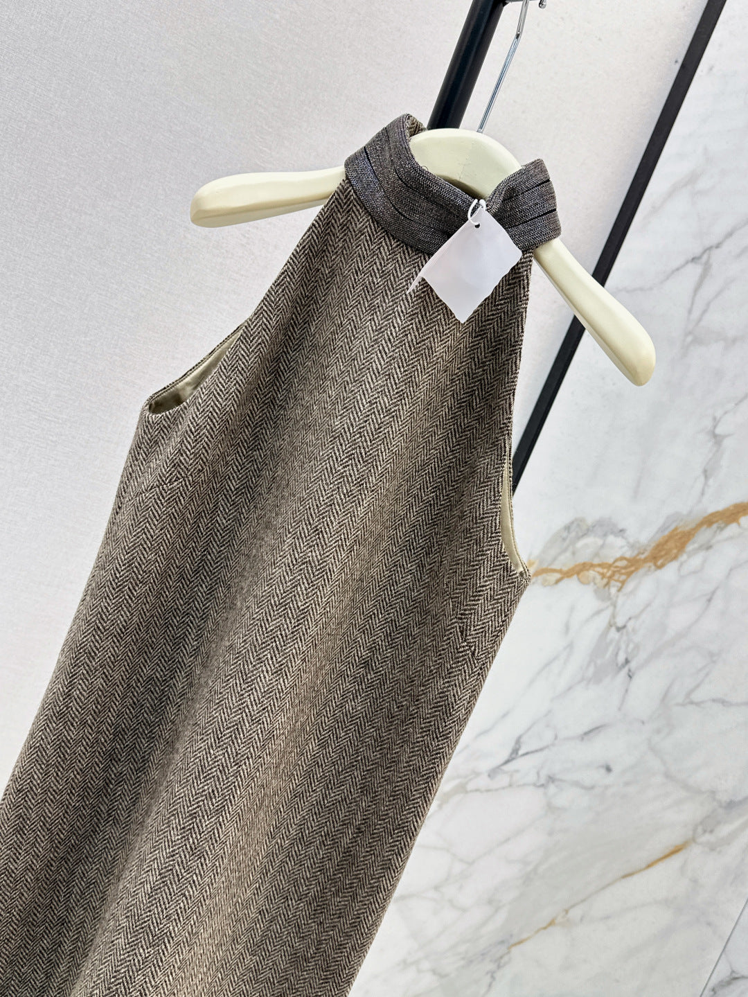 brune 25fw sleeveless dress