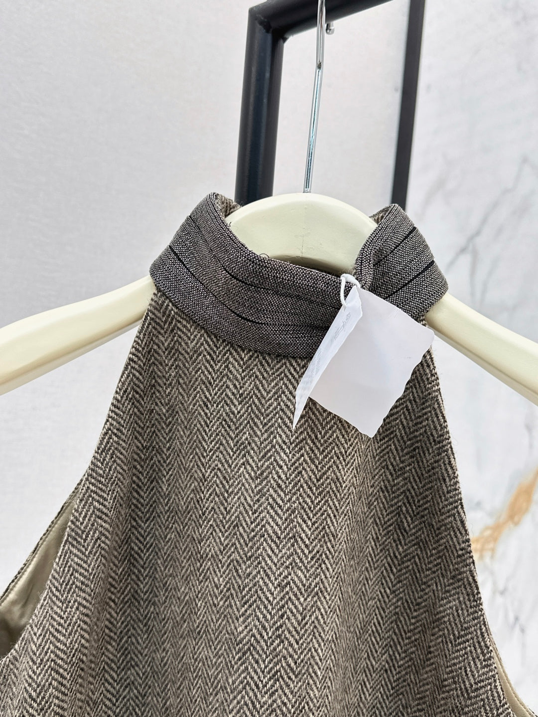 brune 25fw sleeveless dress