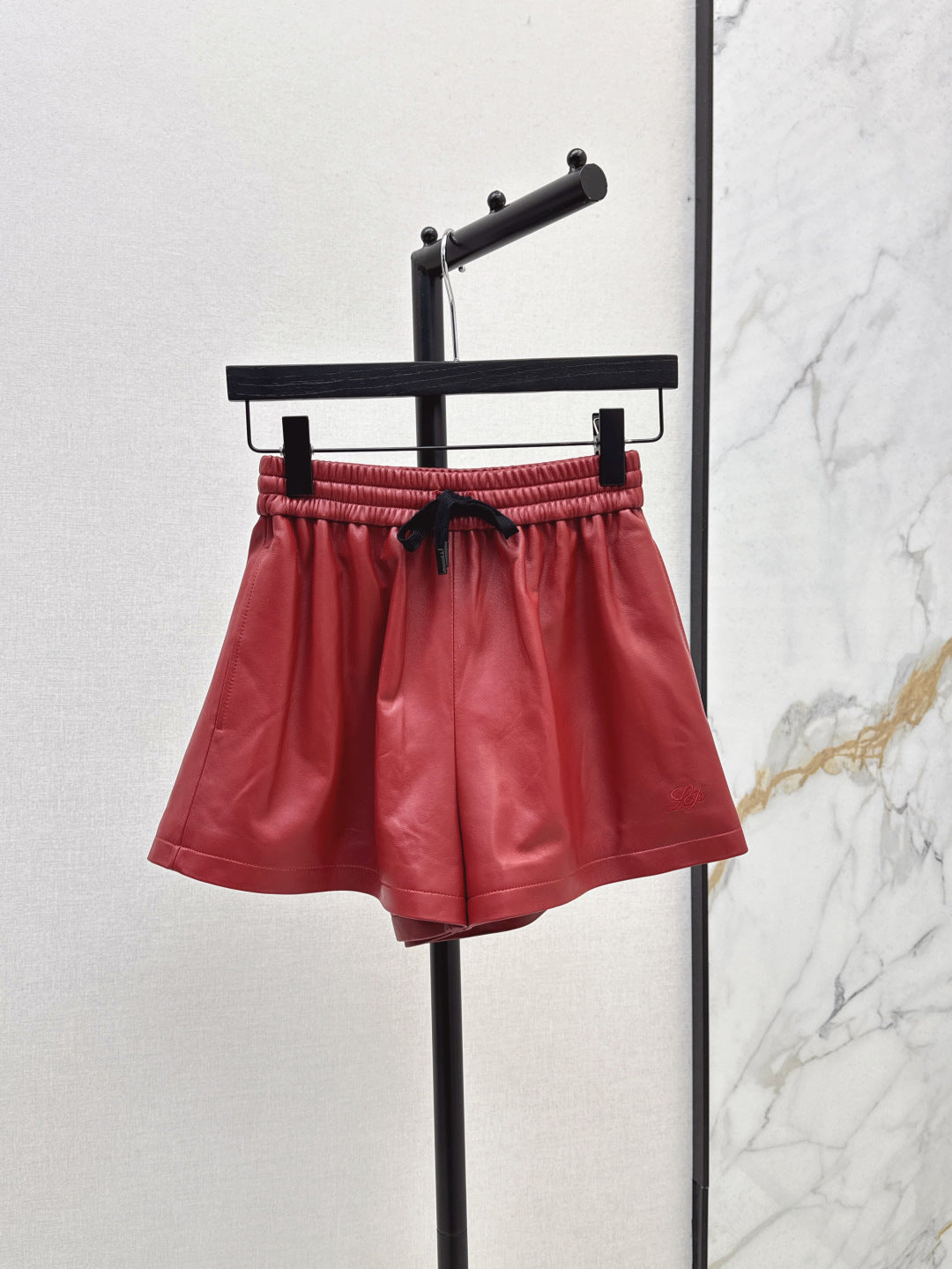 Loro 25fw leather short