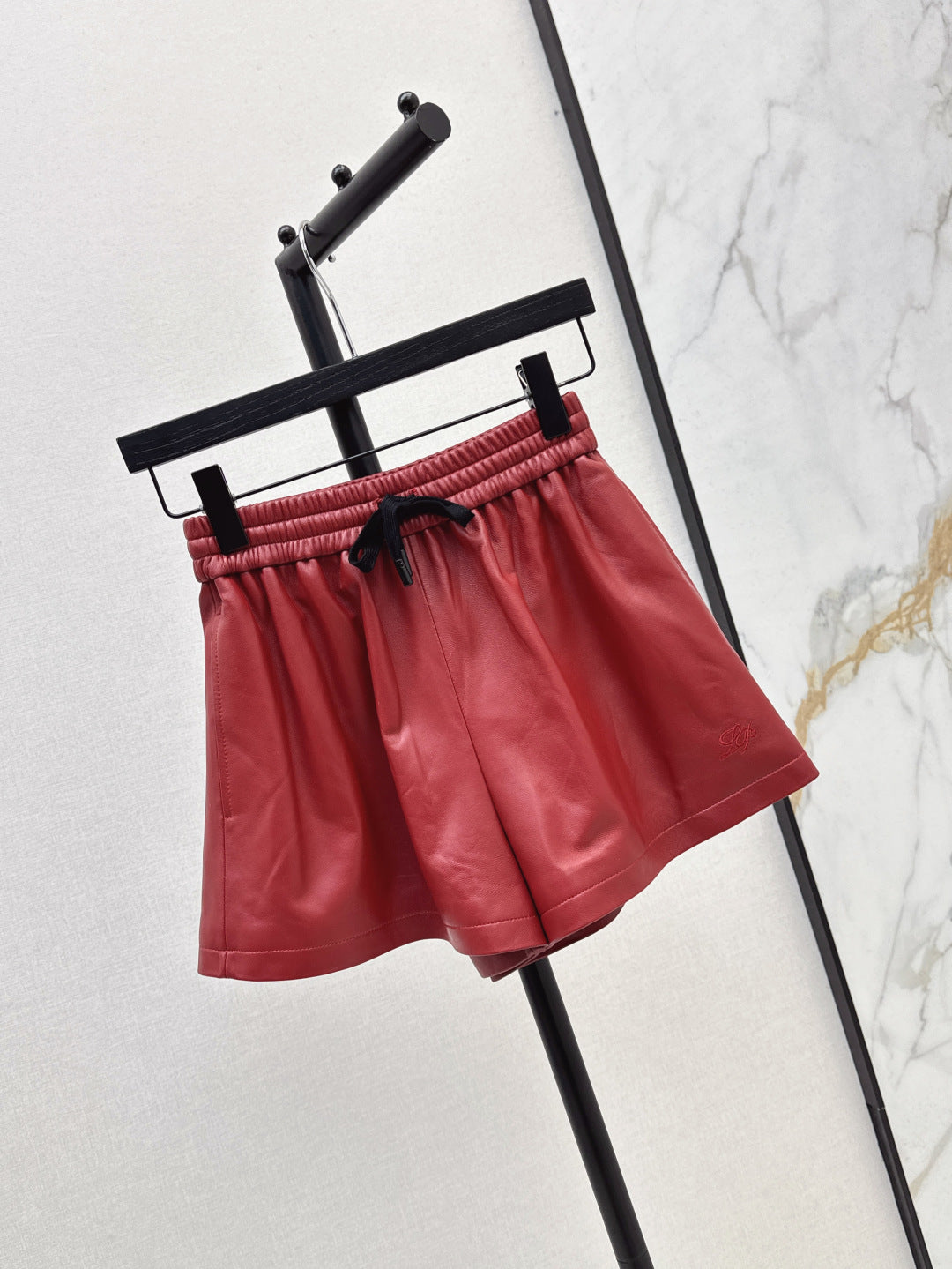 Loro 25fw leather short
