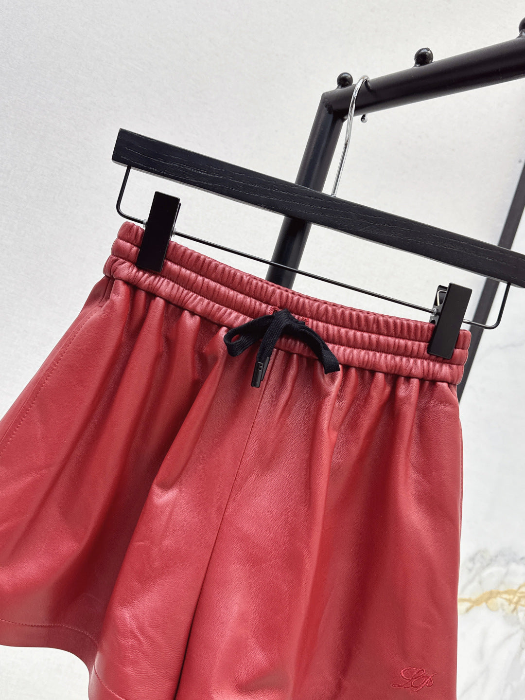 Loro 25fw leather short