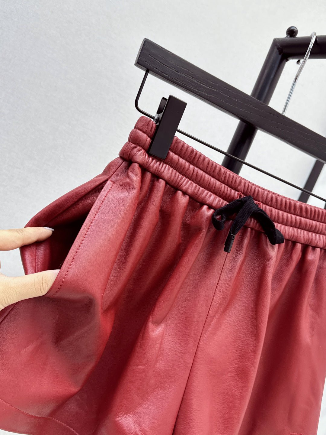 Loro 25fw leather short