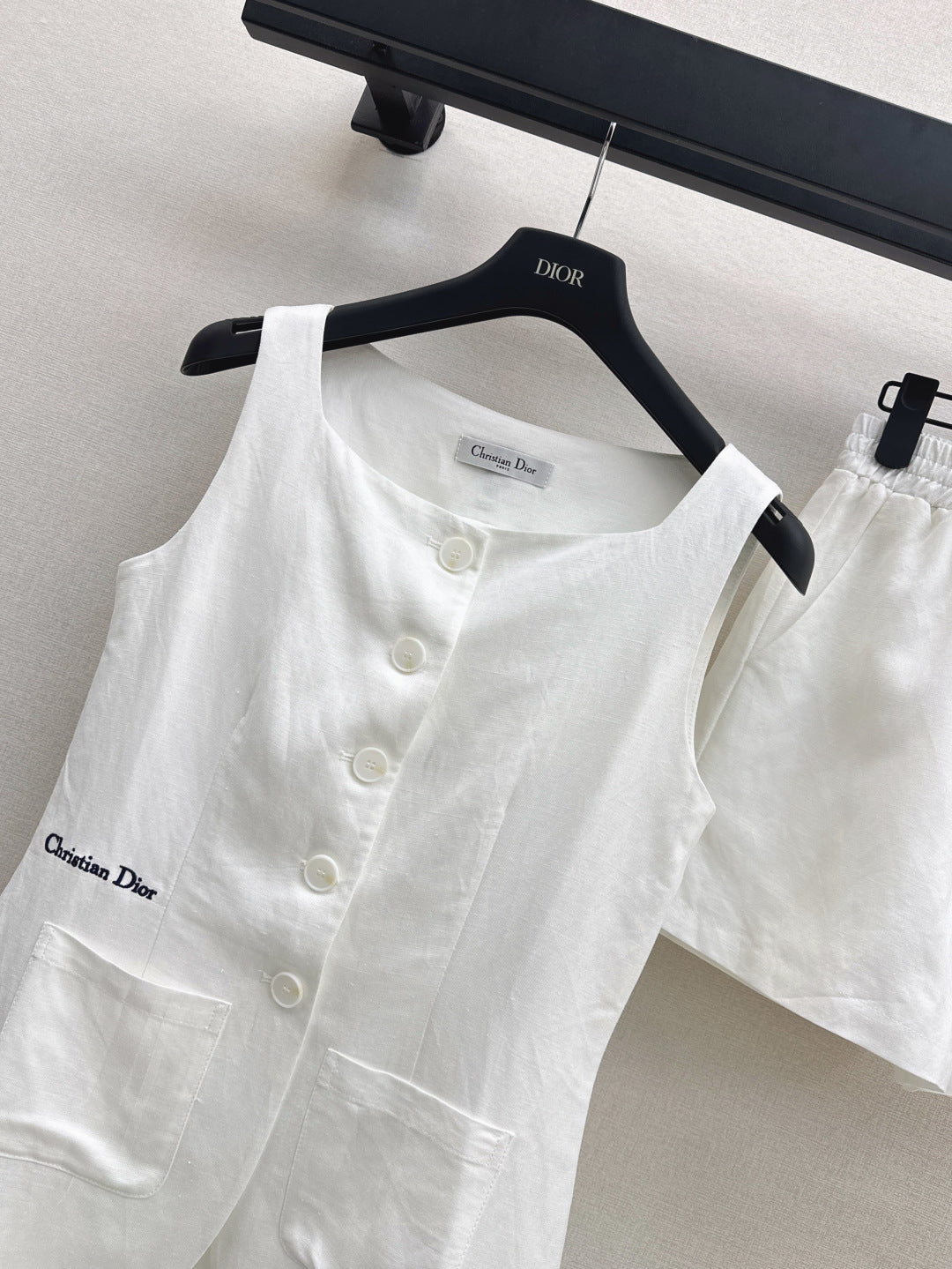 CD 25ss linen suit
