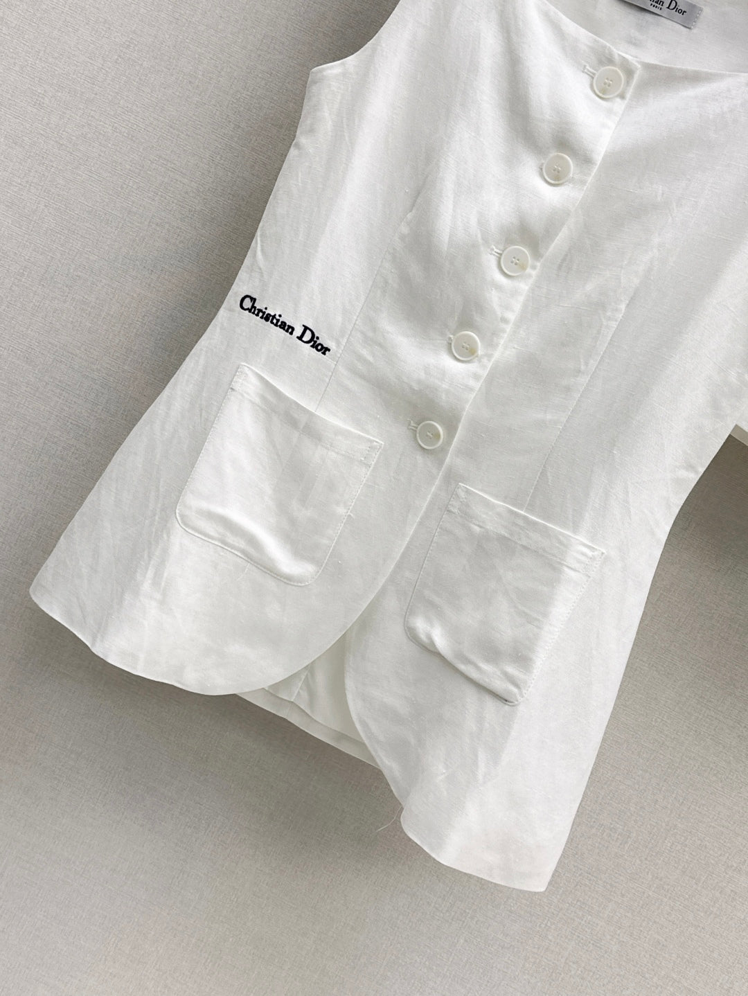 CD 25ss linen suit