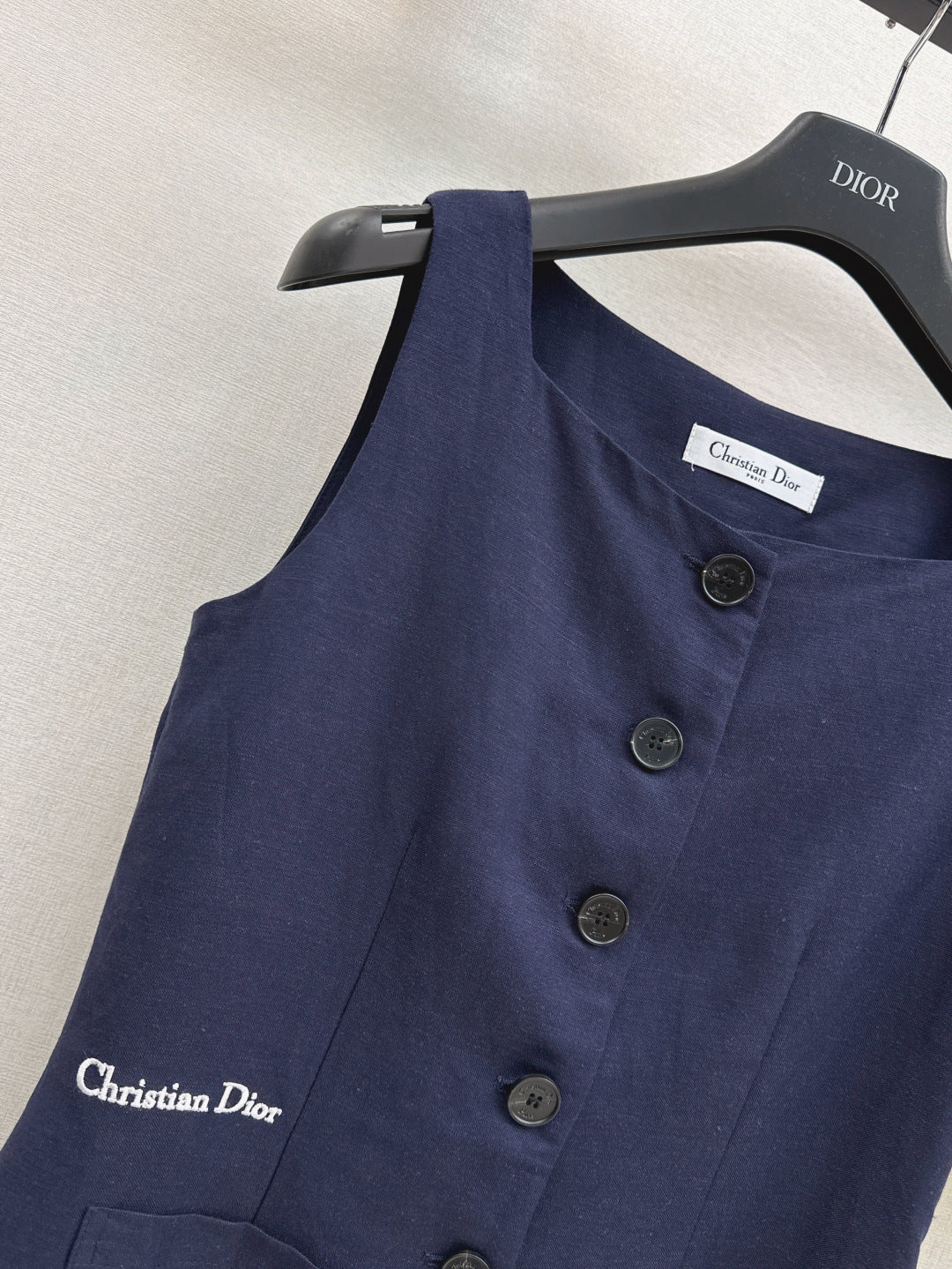 CD 25ss linen suit