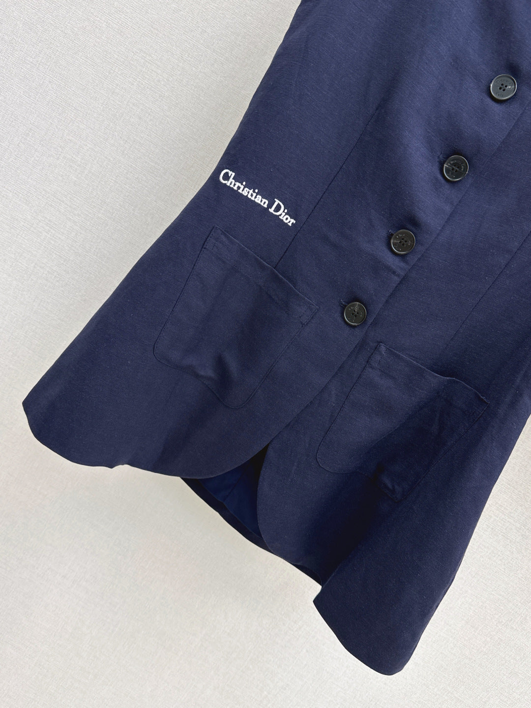 CD 25ss linen suit