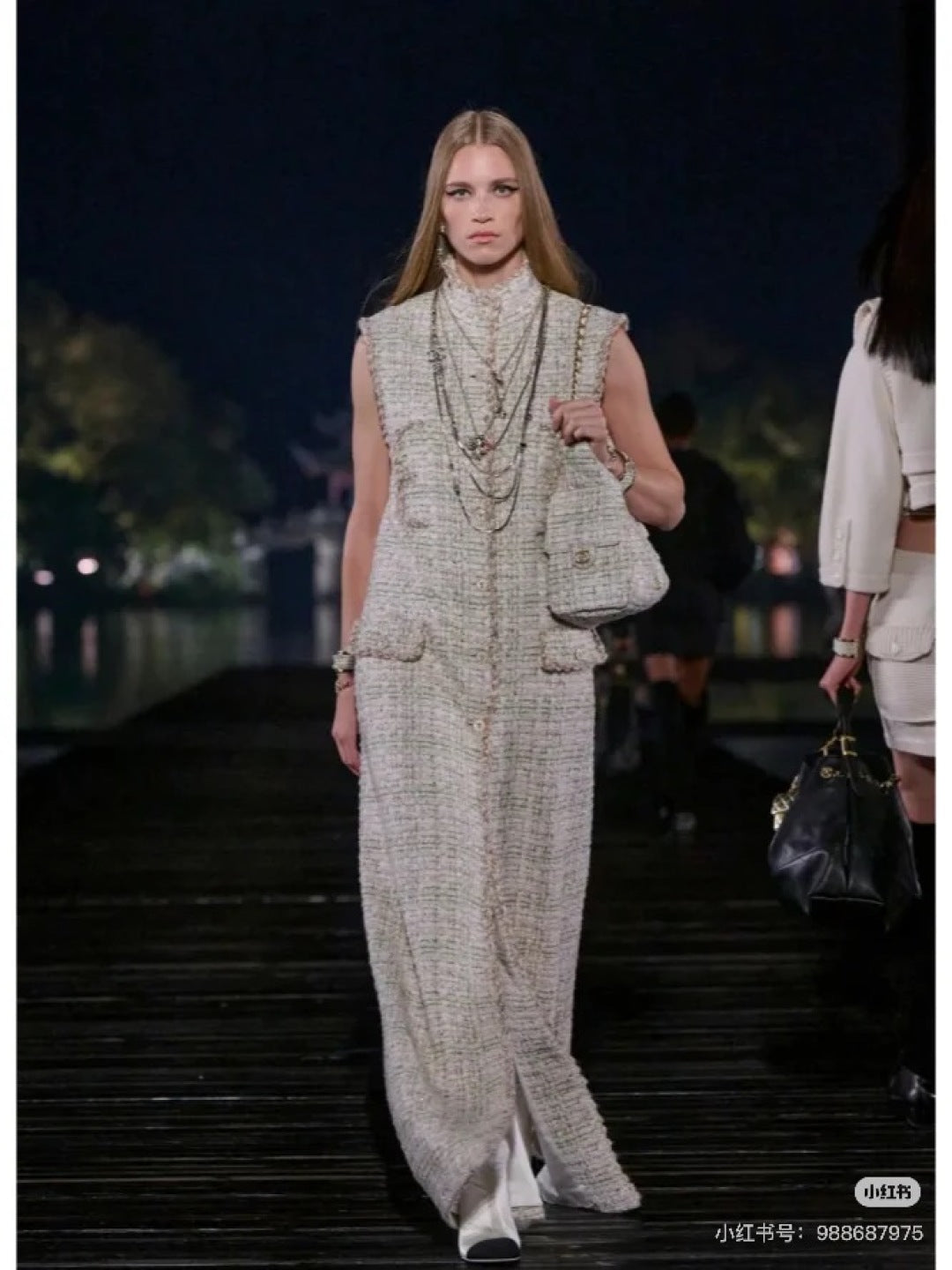 Chan 25fw sleeveless coat