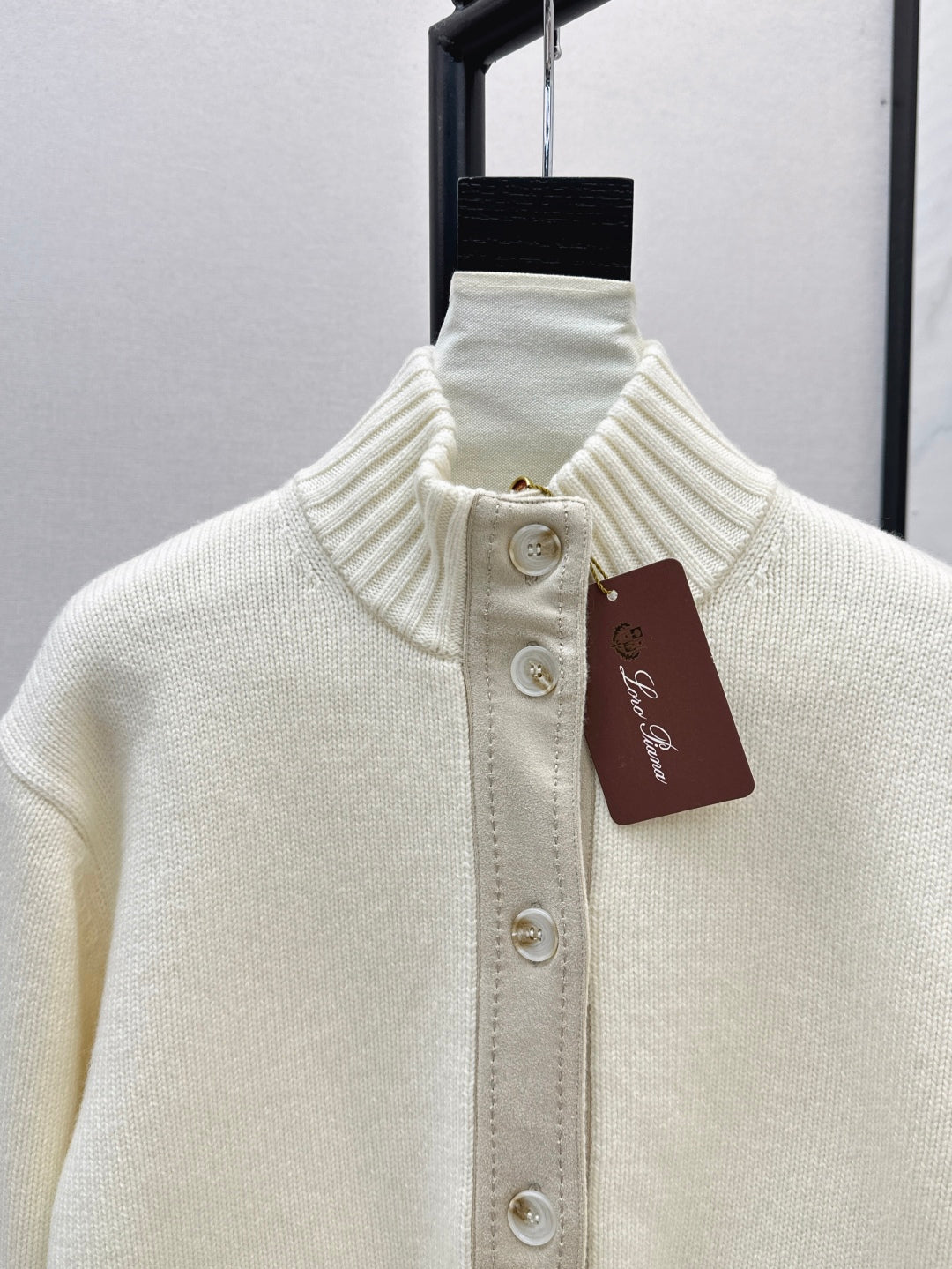 Loro 25fw cashmere cardigan