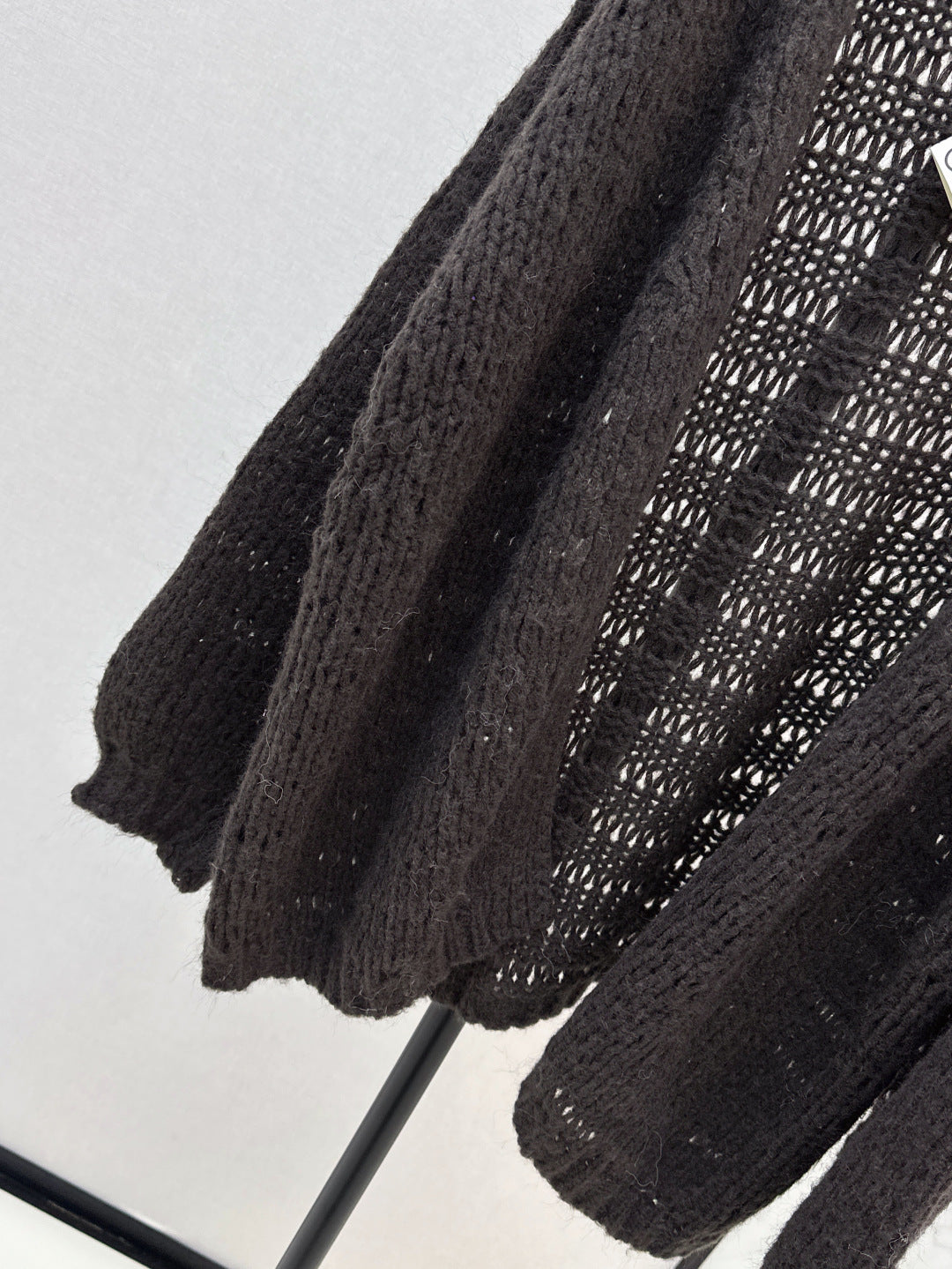 Loe 25fw embroidered cardigan