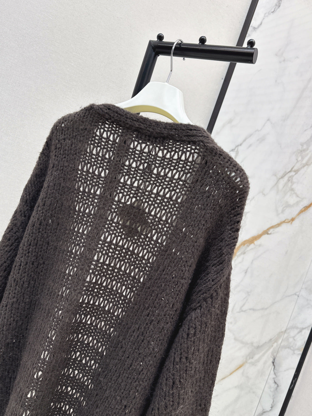 Loe 25fw embroidered cardigan