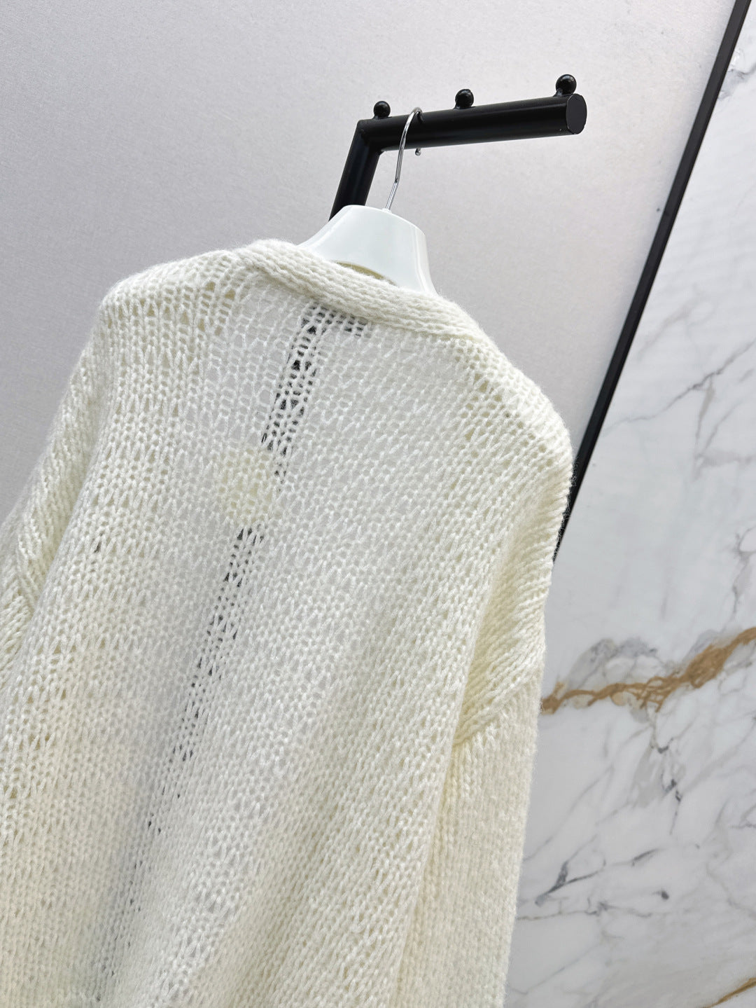 Loe 25fw embroidered cardigan