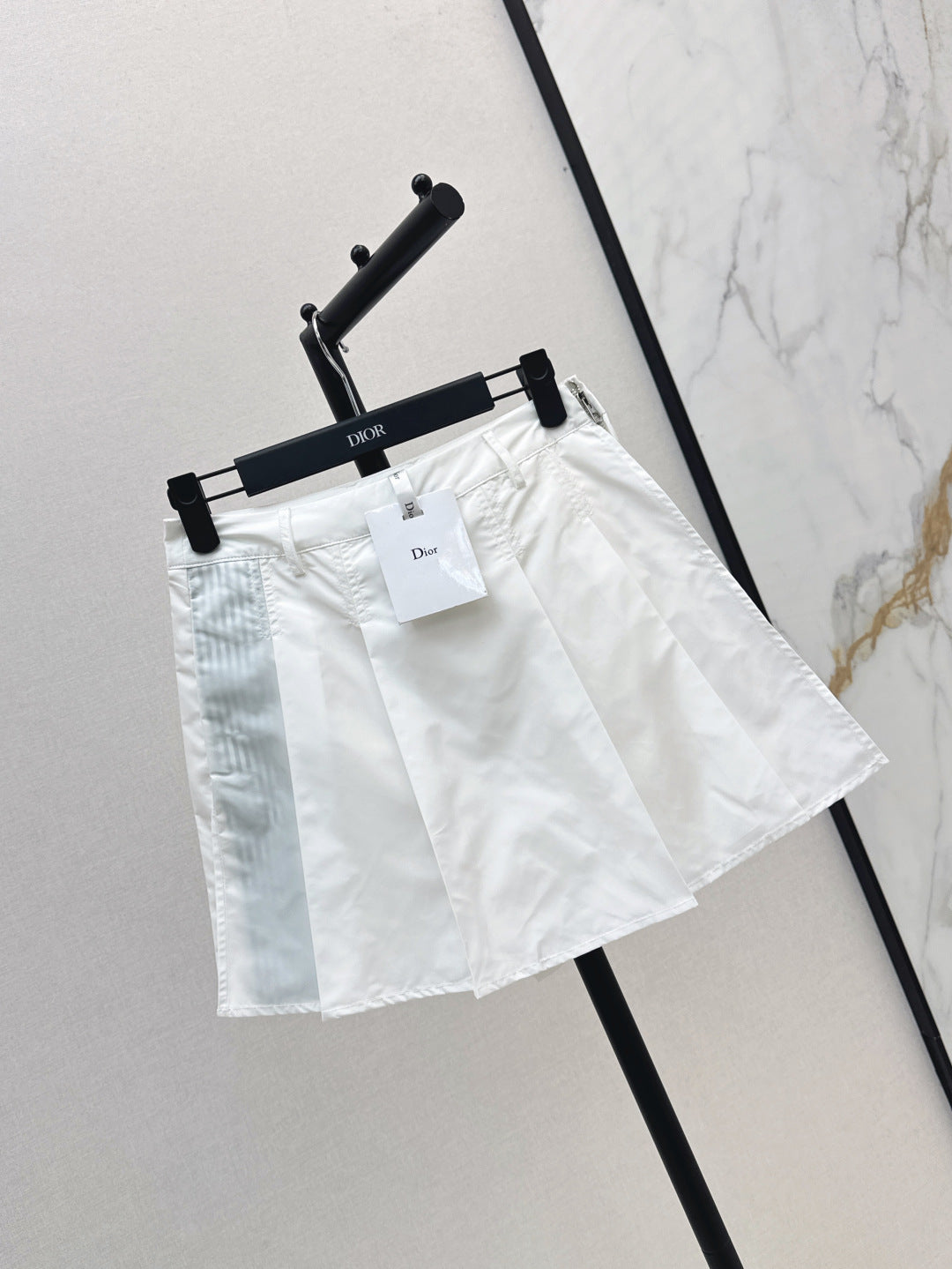 CD 25ss pleated skort
