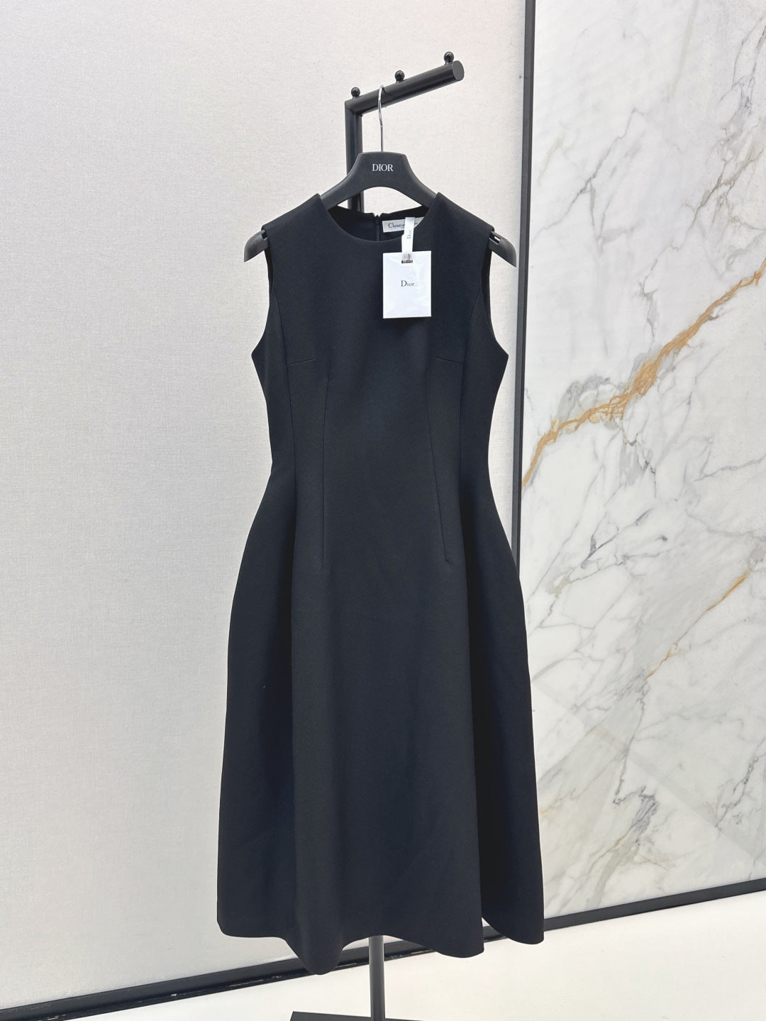 CD 25fw sleeveless dress