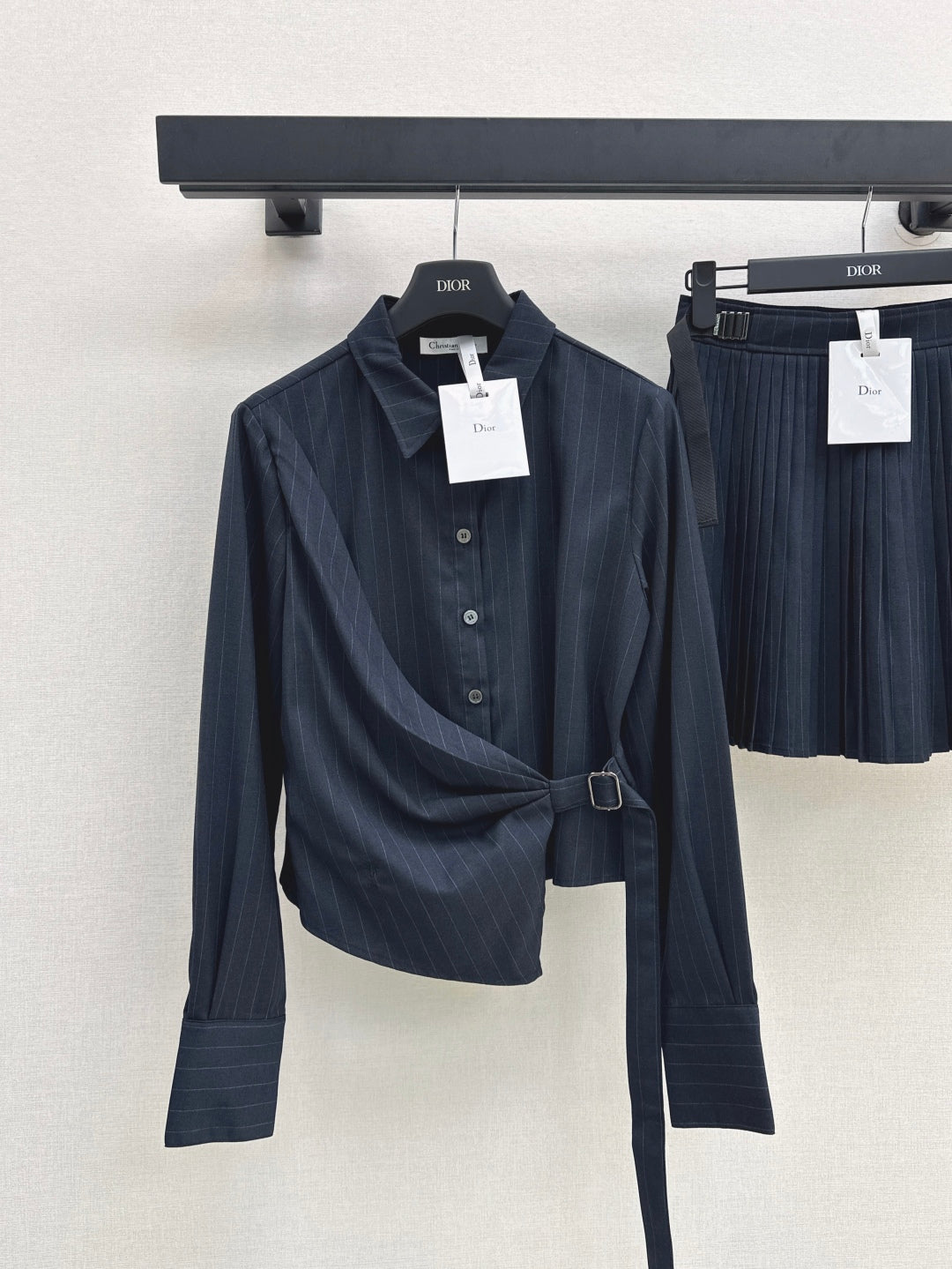 CD 25fw pleated suit