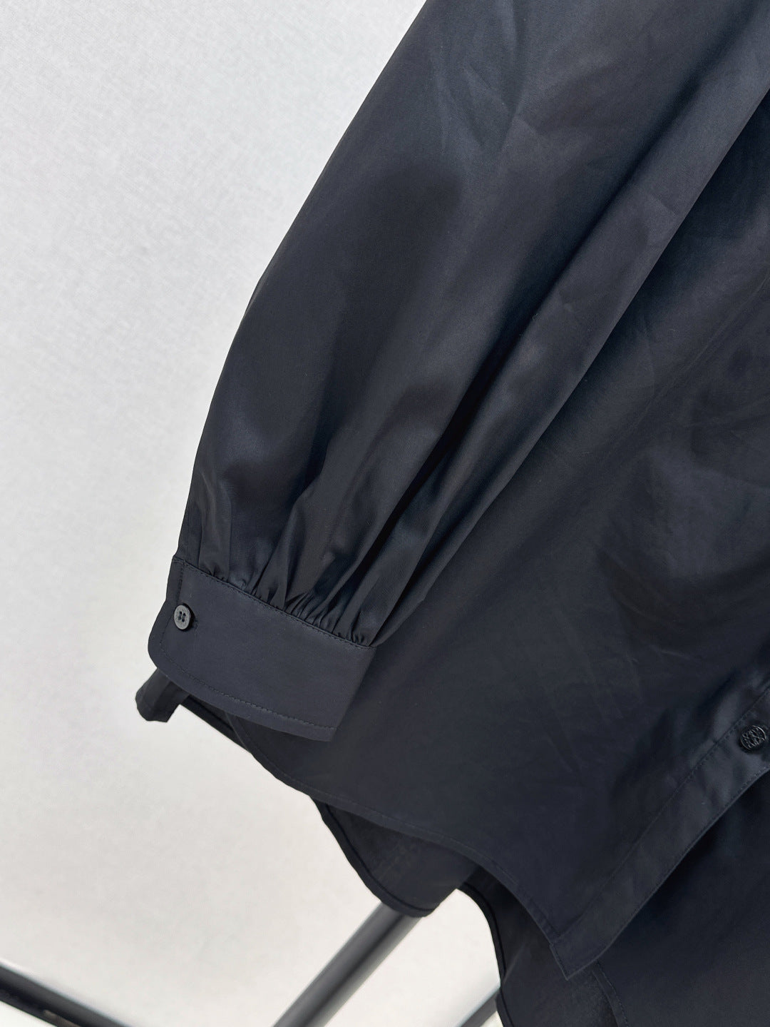 Loe 25ss buttons shirt