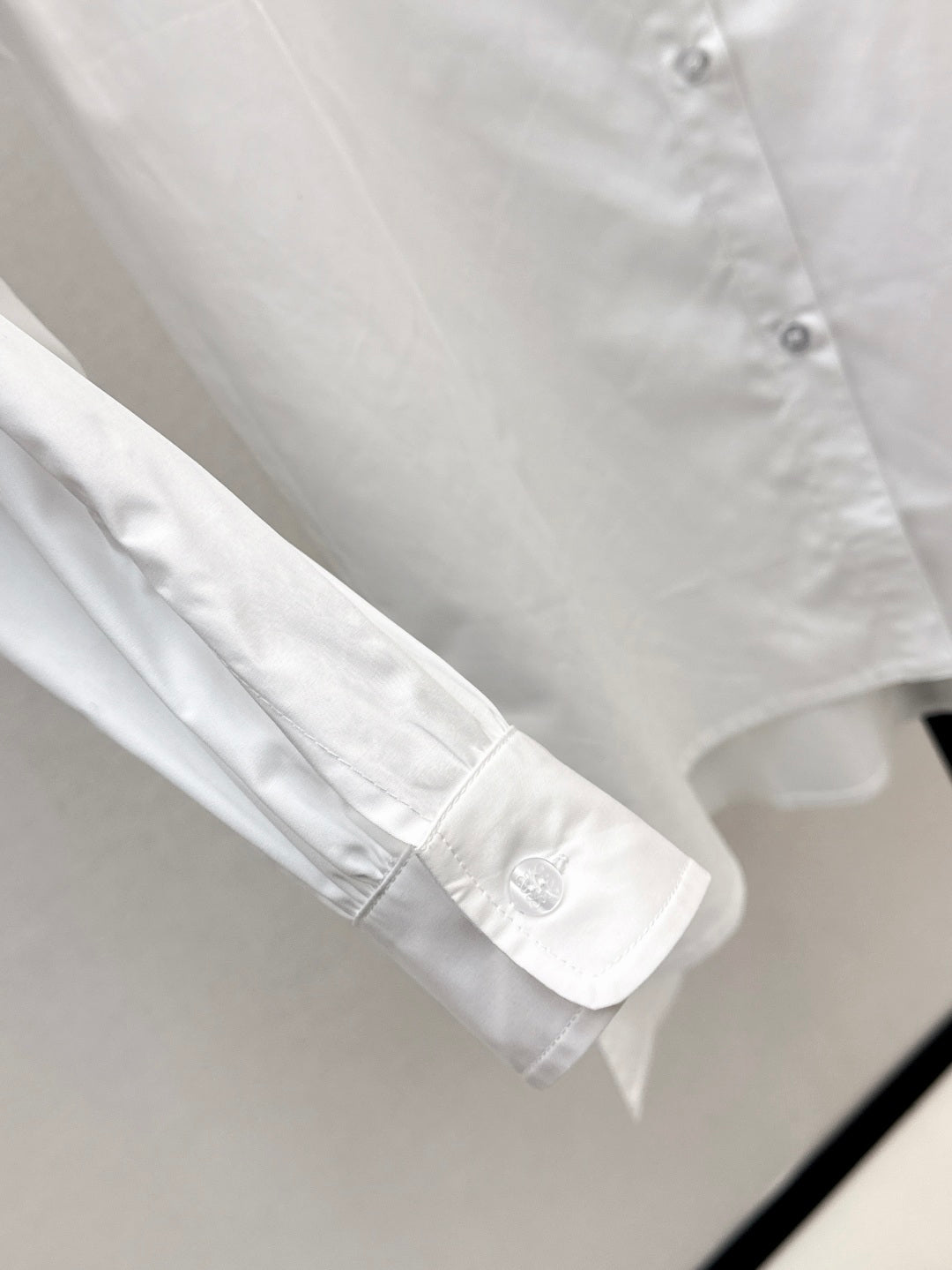 Loe 25ss buttons shirt