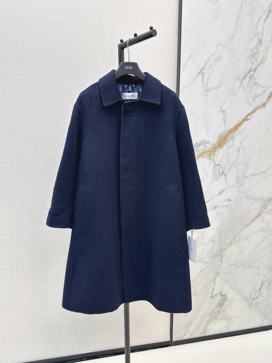 CD 25fw reversible coat