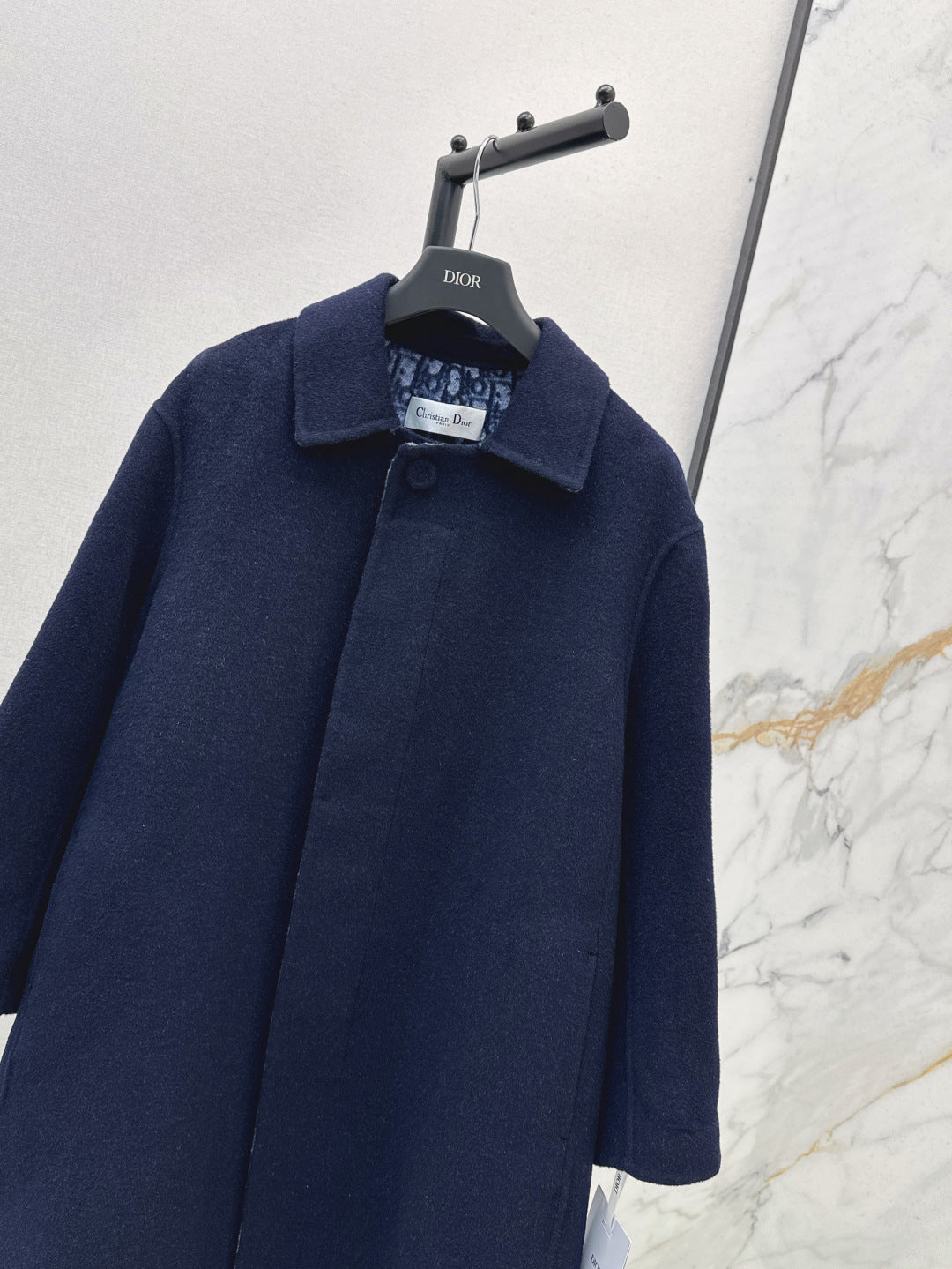 CD 25fw reversible coat