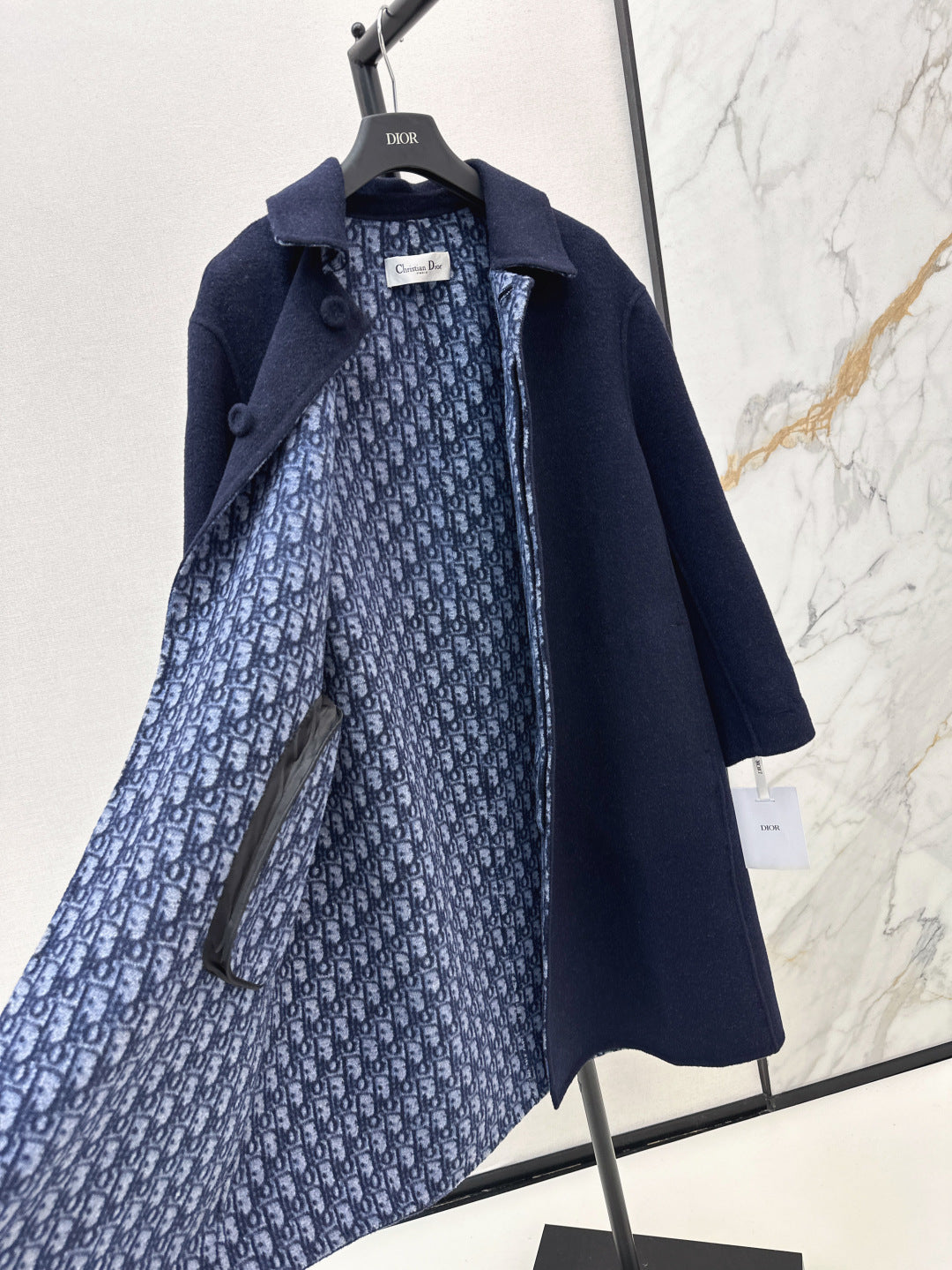CD 25fw reversible coat