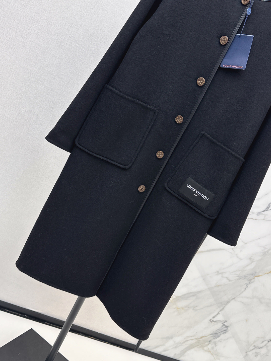 Louis 25fw reversible coat