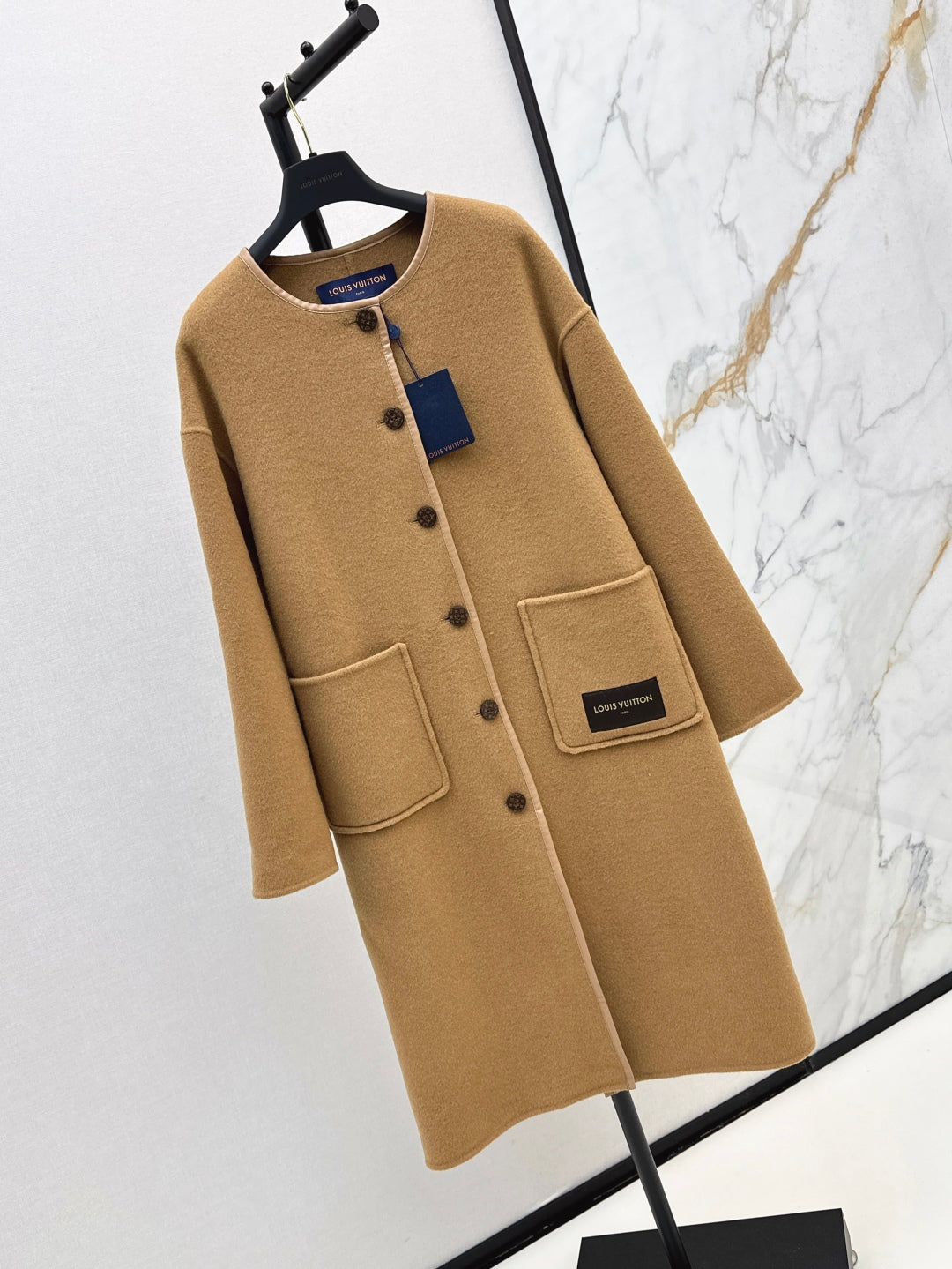 Louis 25fw reversible coat