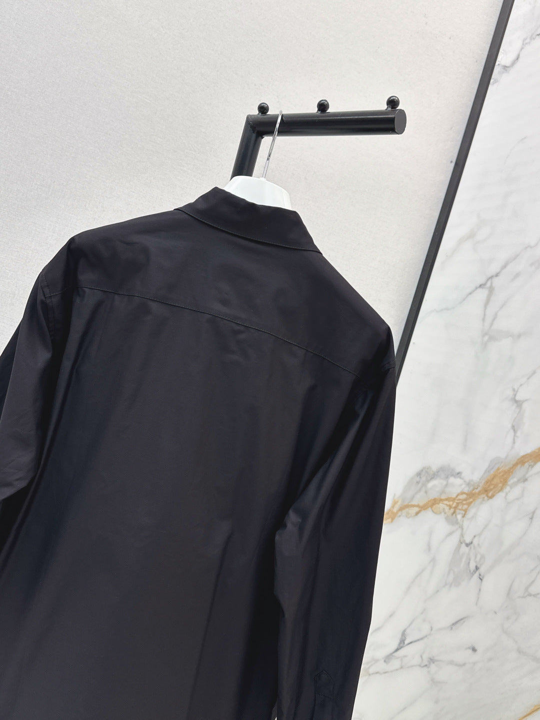 Loe 25fw embroidered shirt