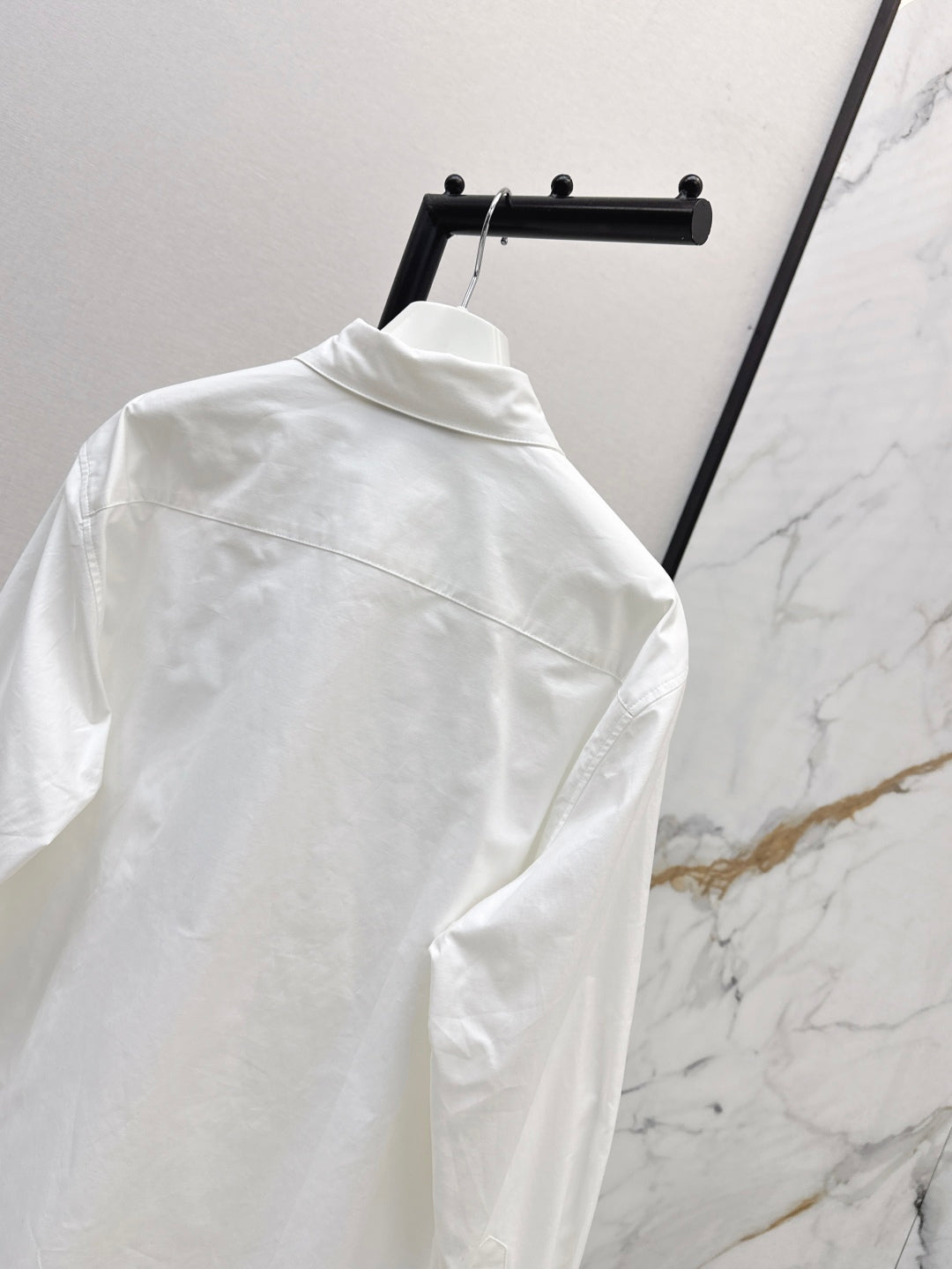Loe 25fw embroidered shirt