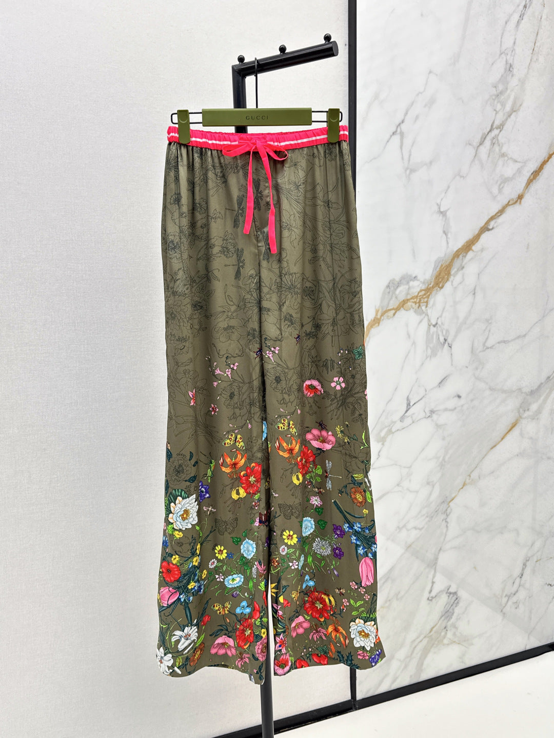 Guc 25fw printed pants