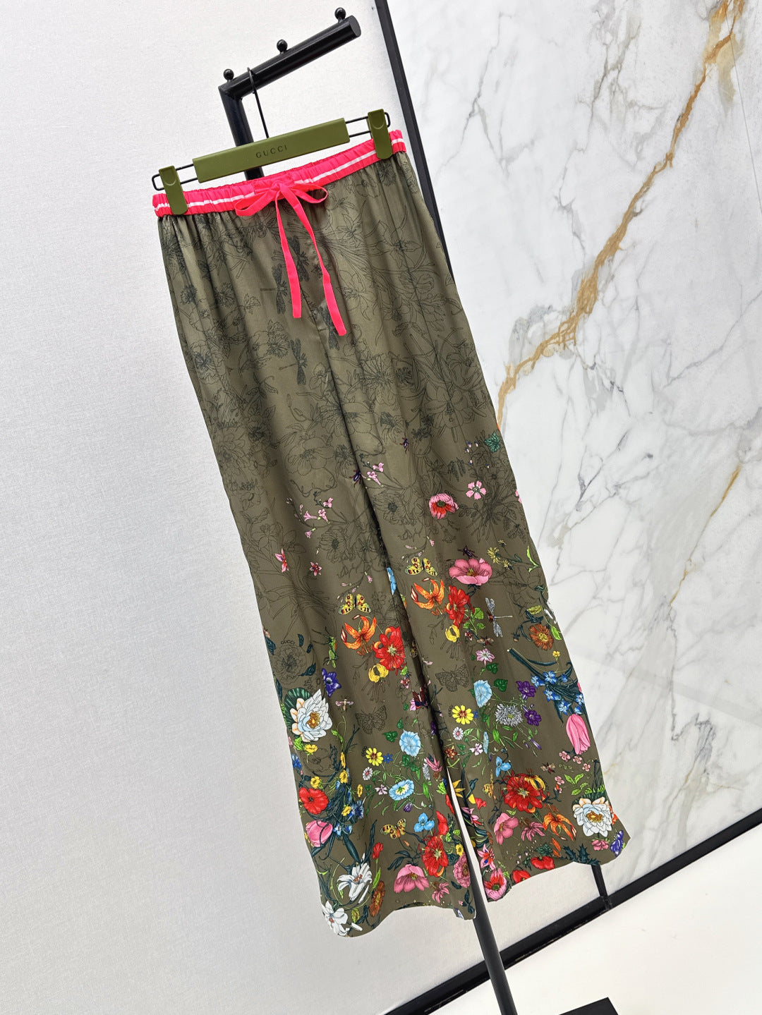 Guc 25fw printed pants