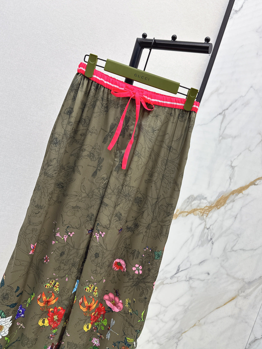 Guc 25fw printed pants