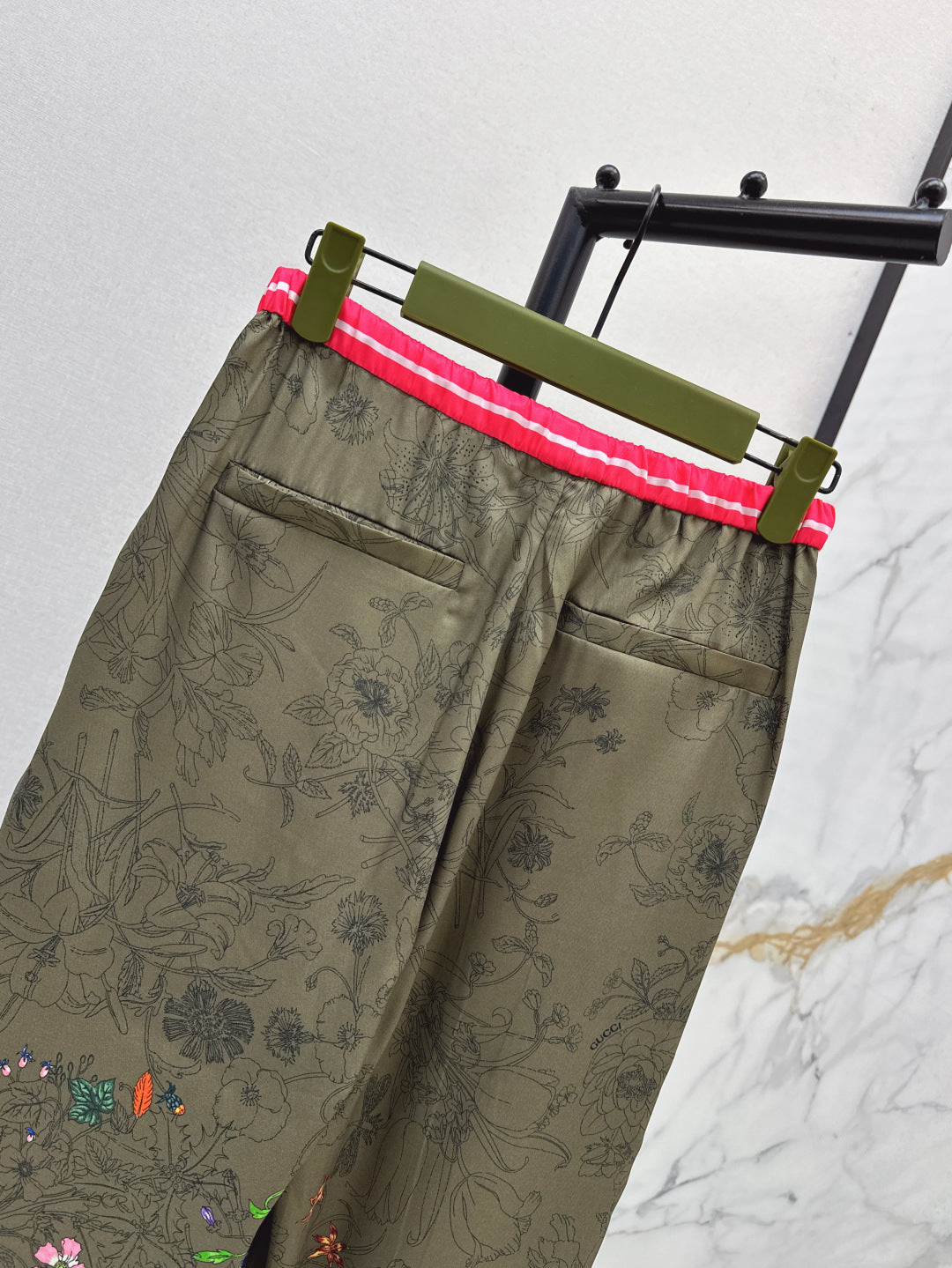 Guc 25fw printed pants