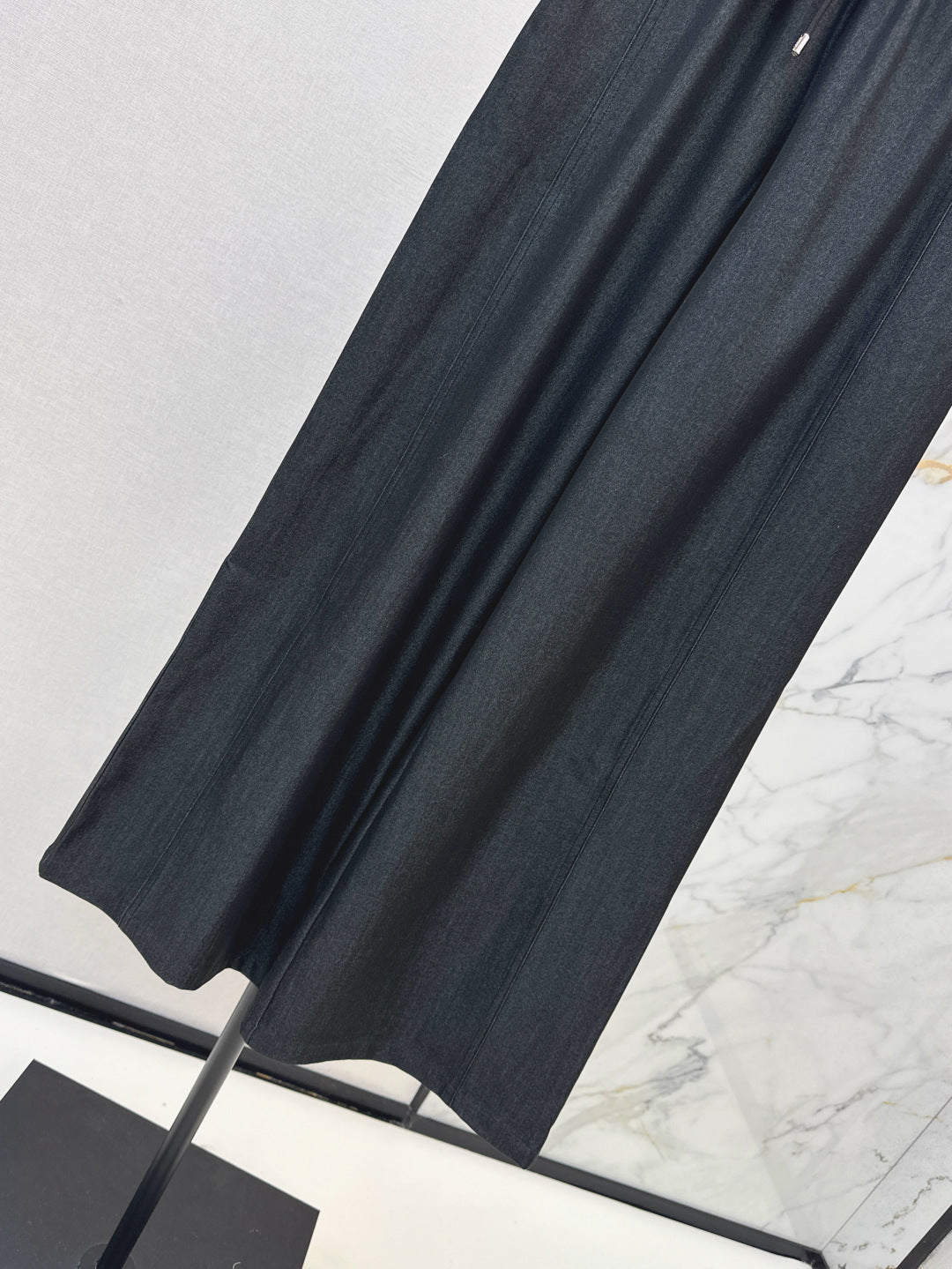Loe 25fw pants