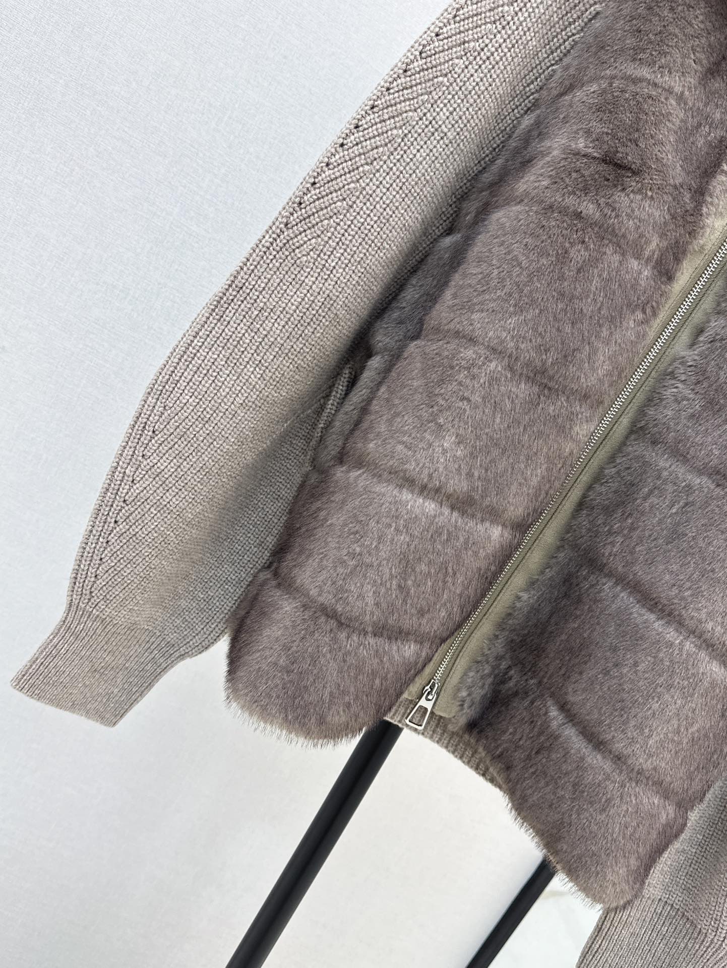 Loro 25fw knitted down jacket