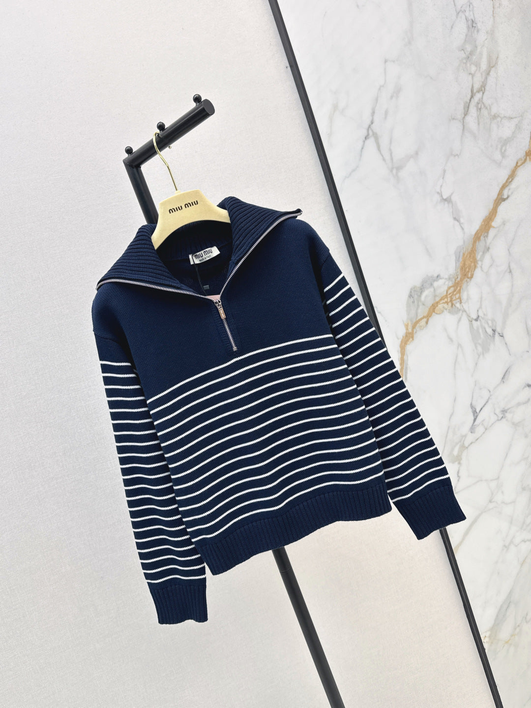 Miu 25fw knitted sweater