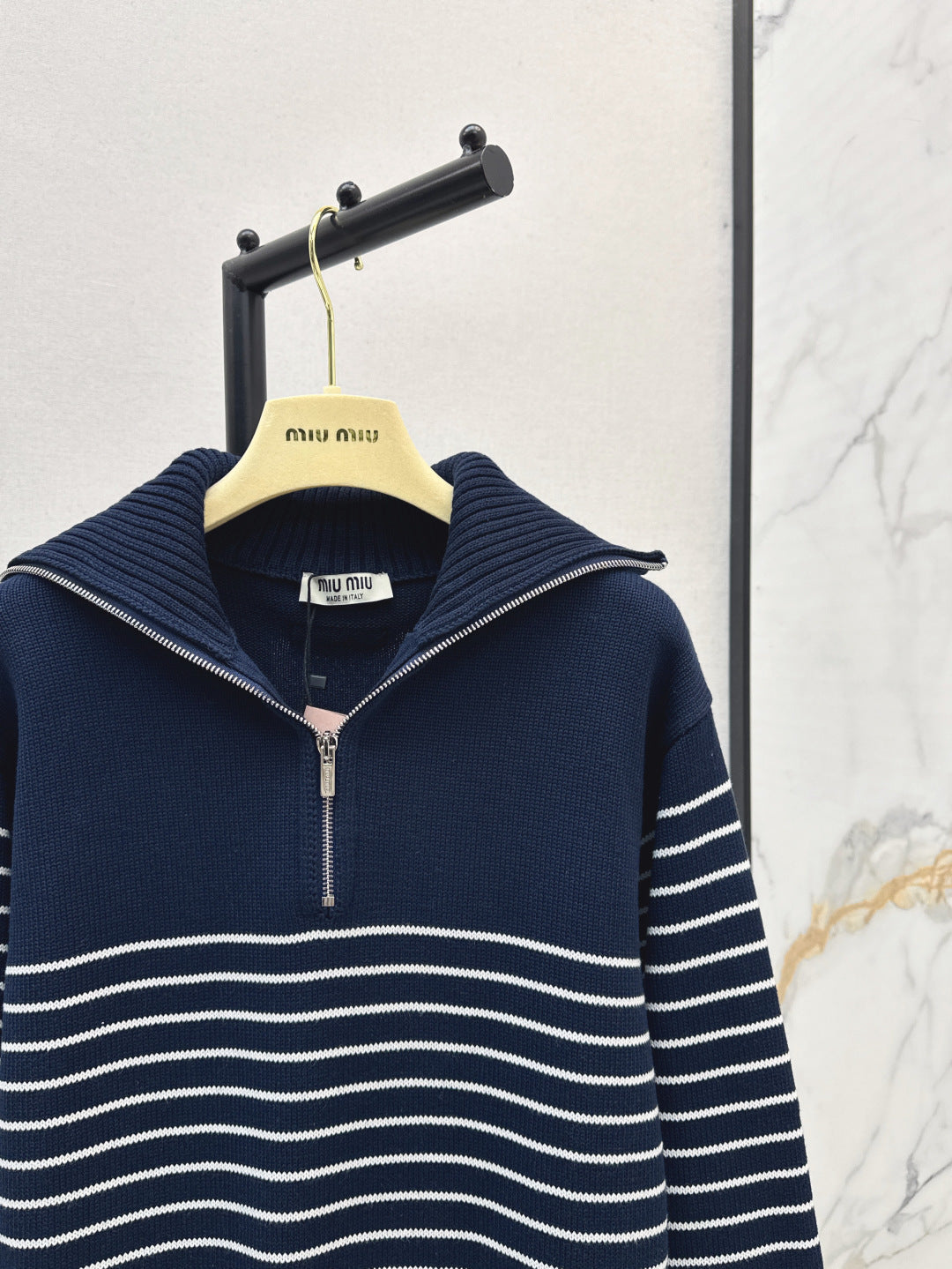 Miu 25fw knitted sweater