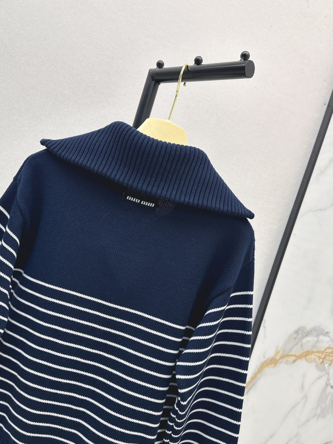 Miu 25fw knitted sweater