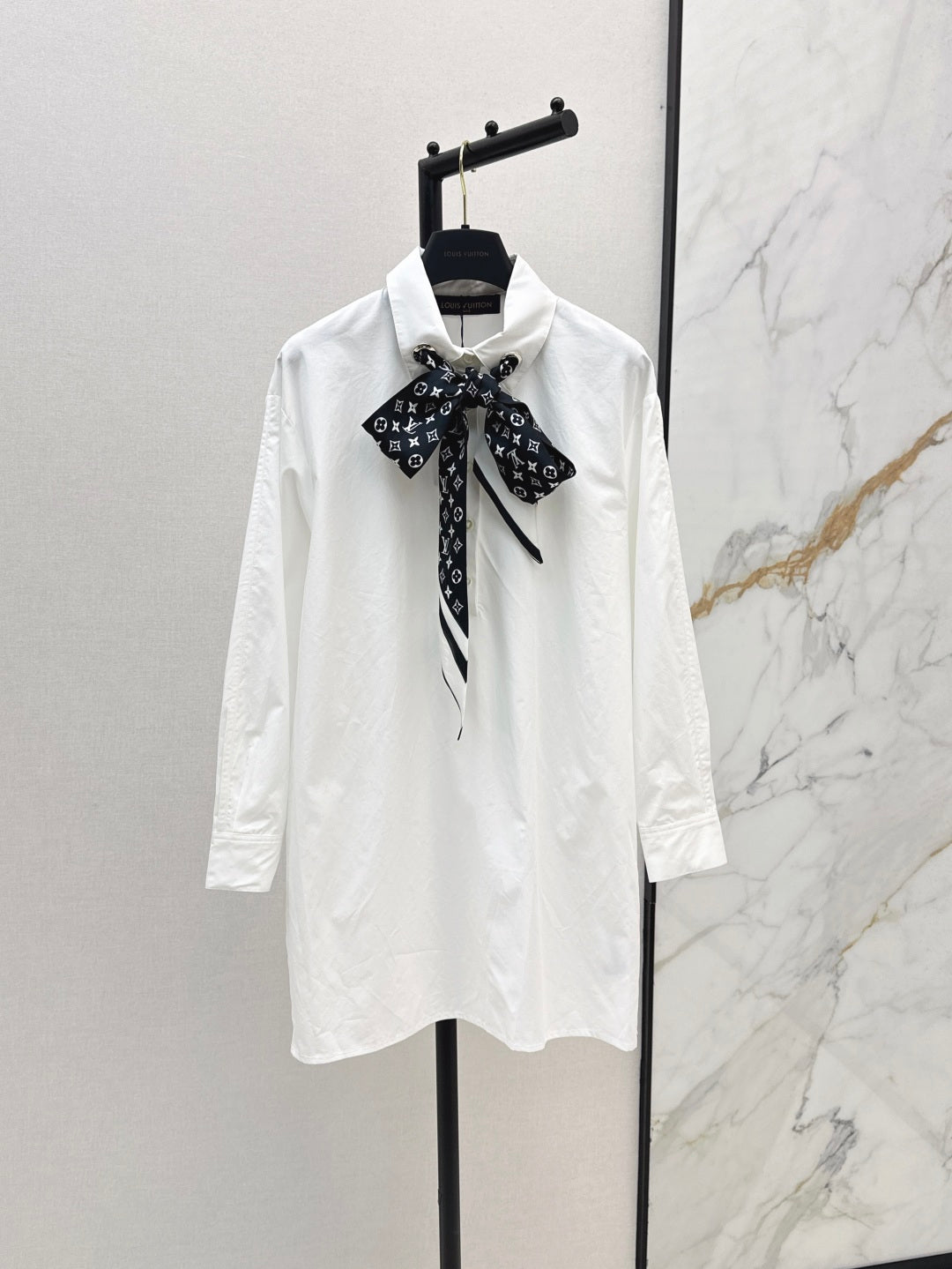 Louis 25fw scarf shirt